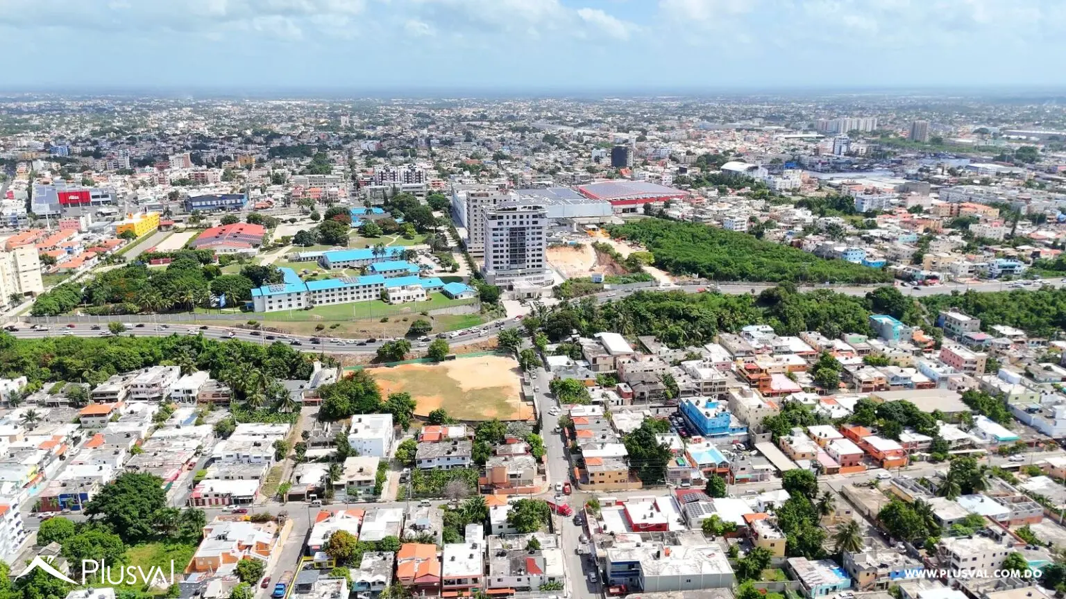 Amplio terreno disponible para alquiler en Santo Domingo Este 469576