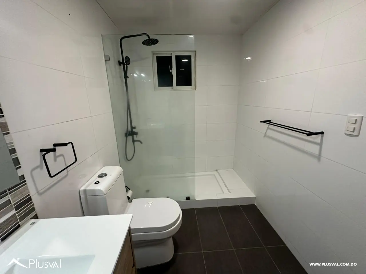 Alquiler de apartamento de 3 habitaciones en Evaristo Morales 470023