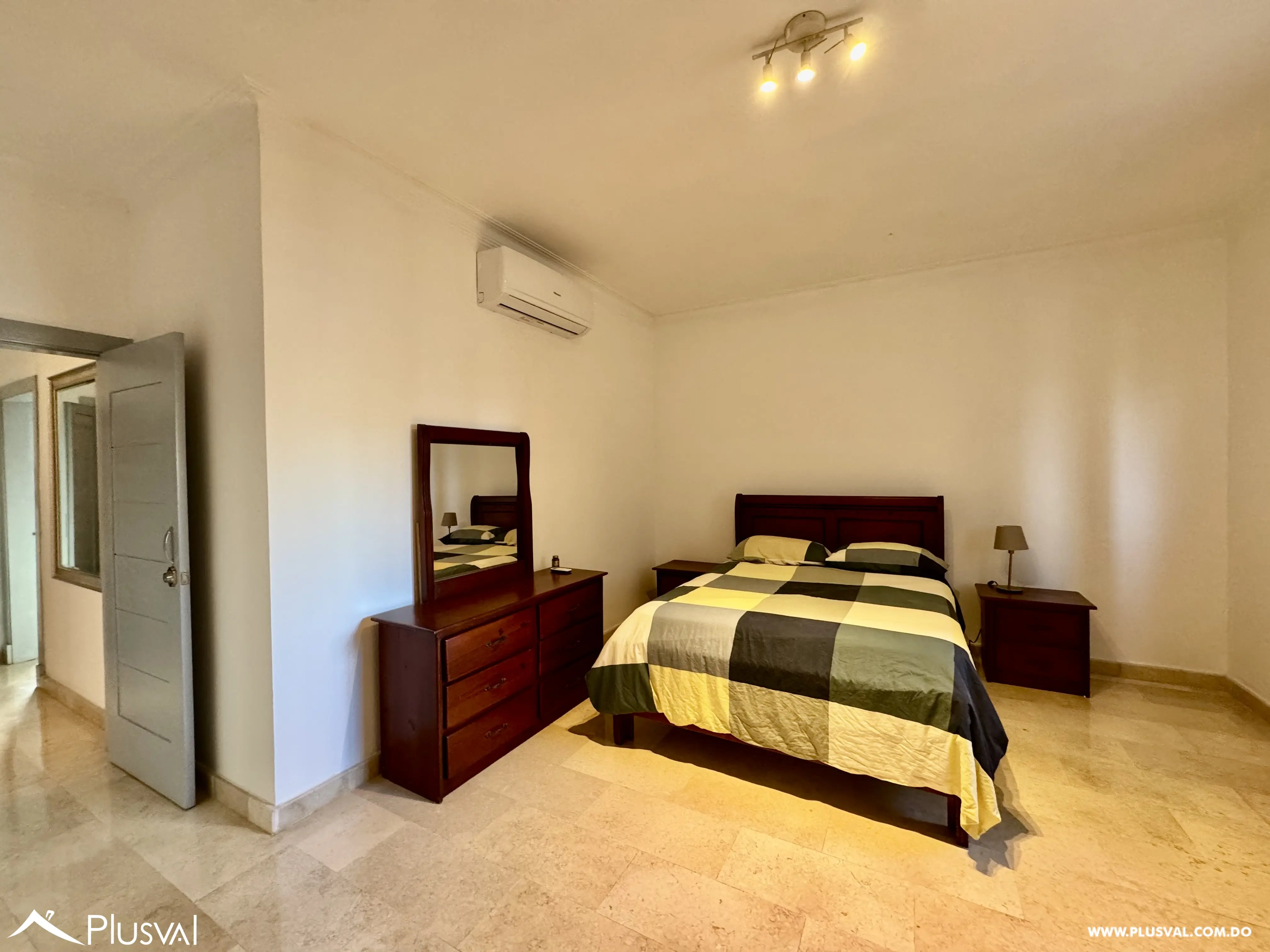 Alquilo Amplio y Maravilloso Apto. en una de las Zonas mas Exclusivas de La Esperilla 490539