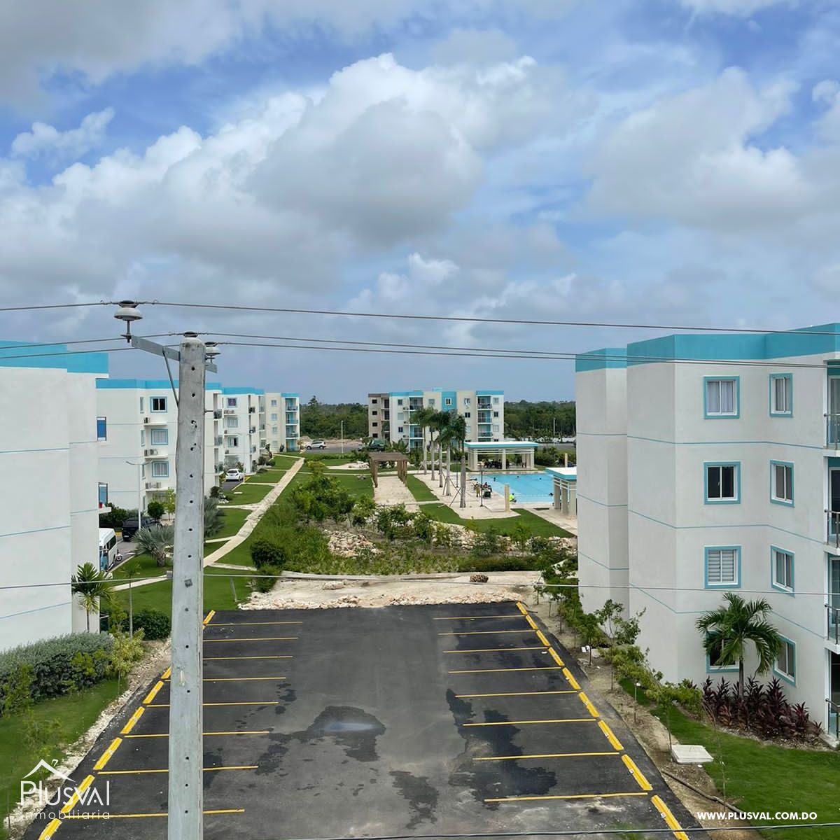 Apartamento amueblado en venta en Punta Cana con vista a la piscina 322028