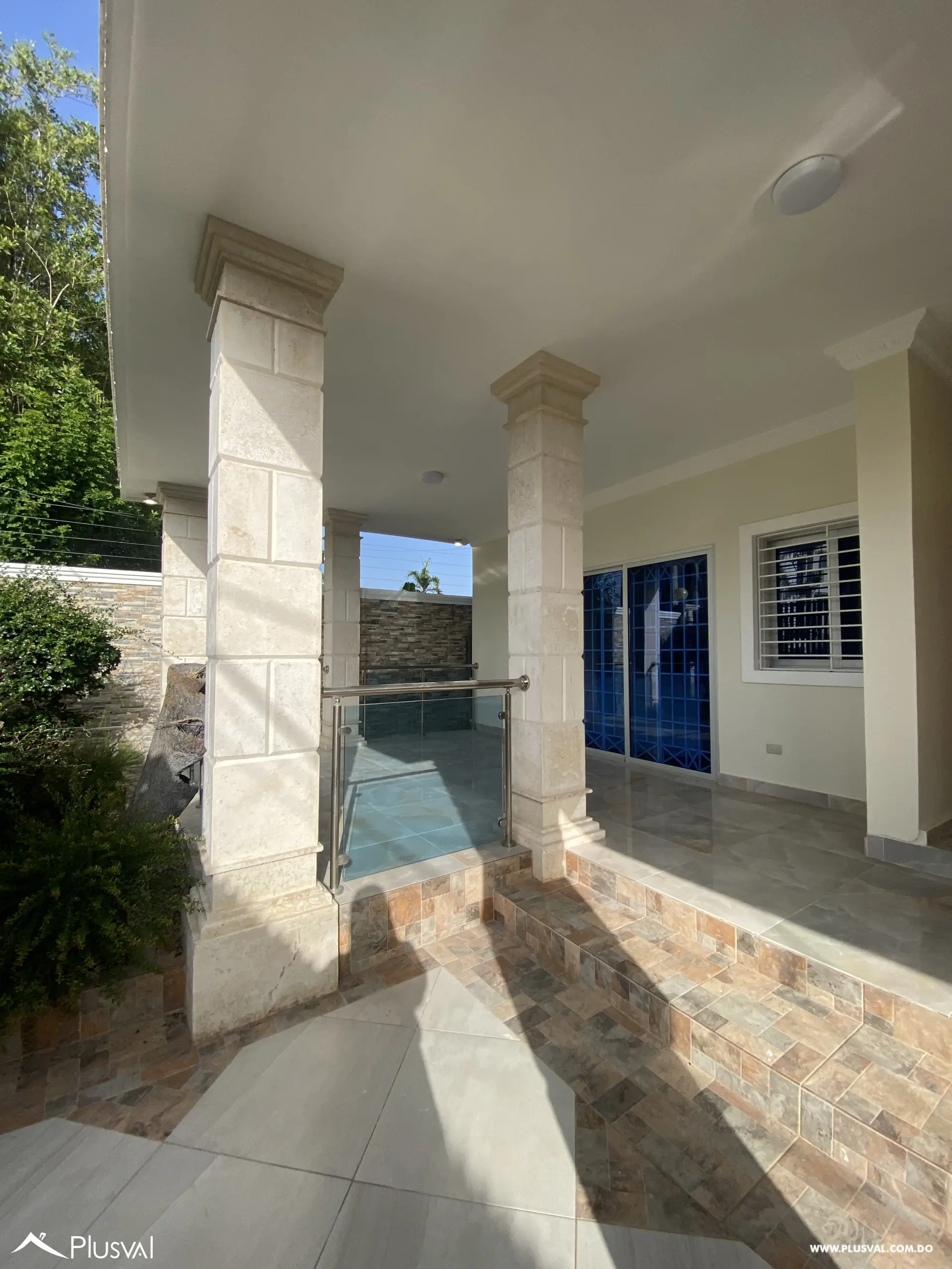 Amplia Casa Familiar en La Vega con 4 Habitaciones y Piscina 517625