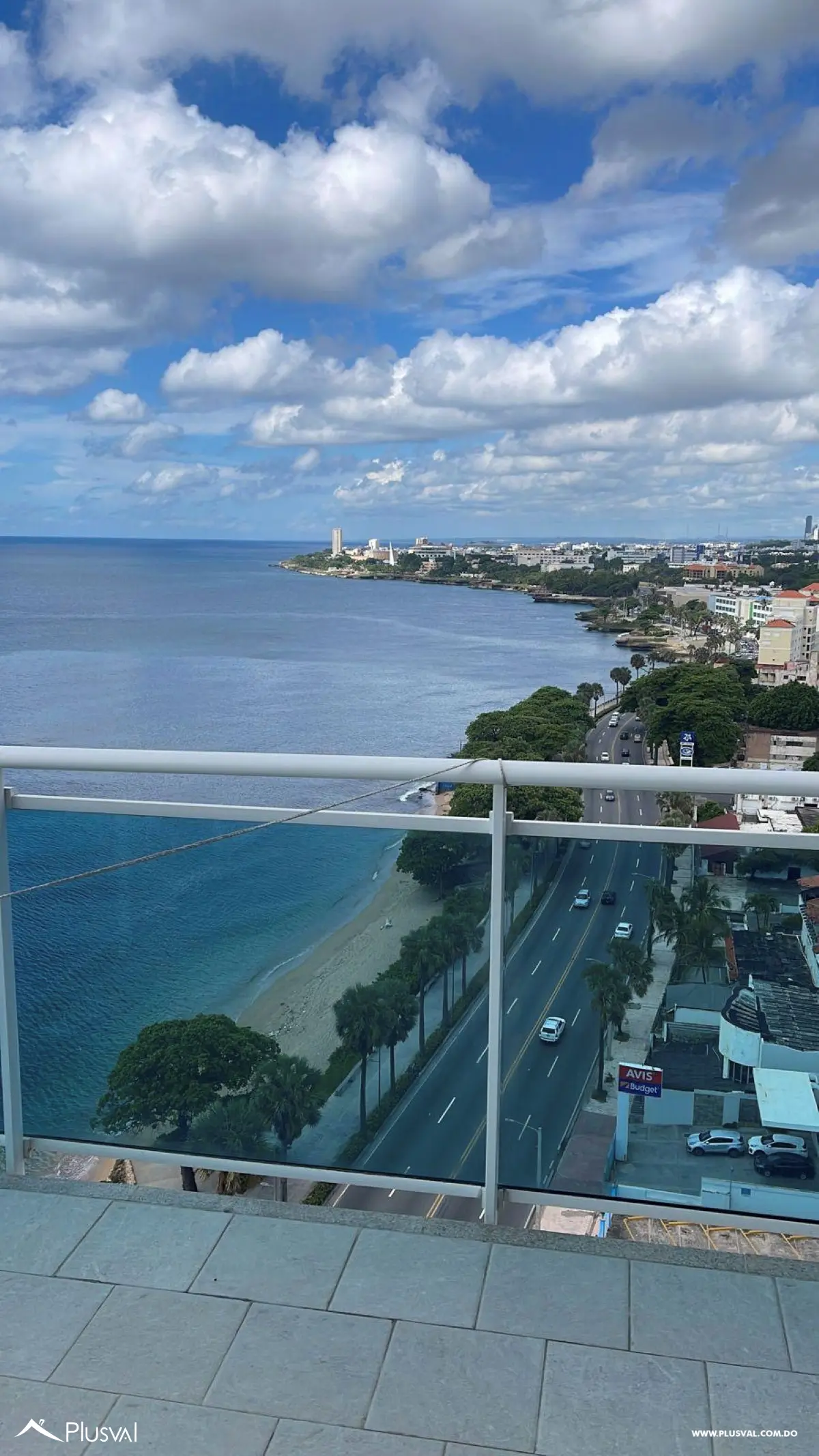 Amplio apartamento en alquiler amueblado en el Malecón 526263