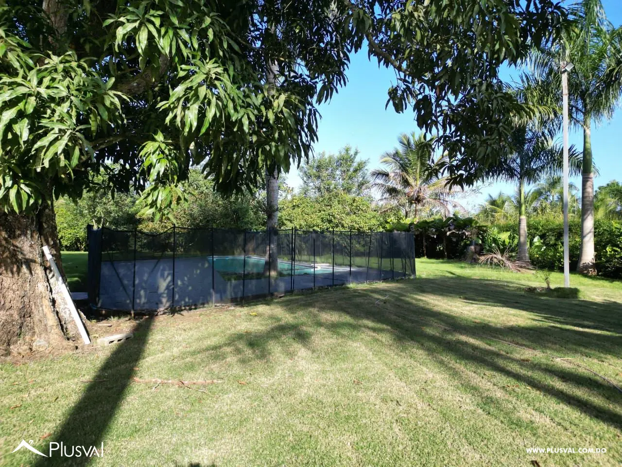 Exclusiva Finca Residencial con 7 Habitaciones, Piscina y Amplias Áreas Verdes 523788