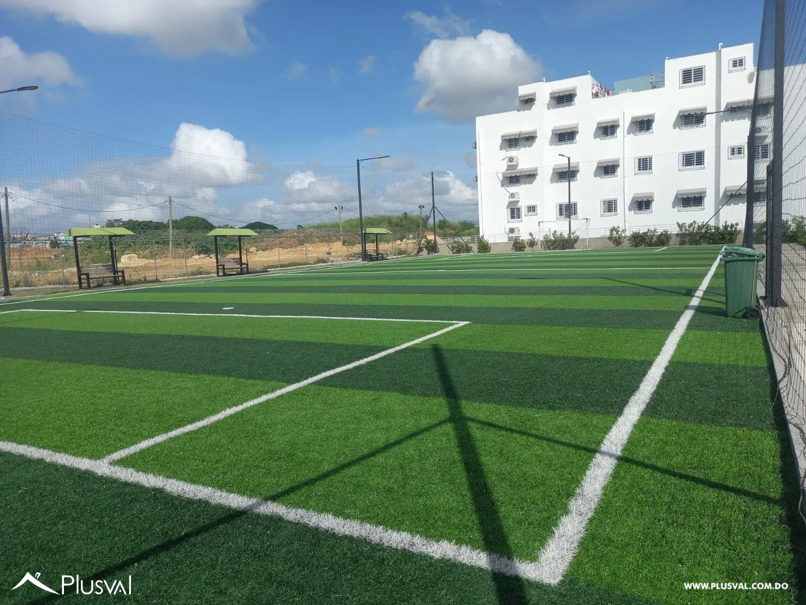Apartamentos en alquiler cerca de la Av. República de Colombia 452104