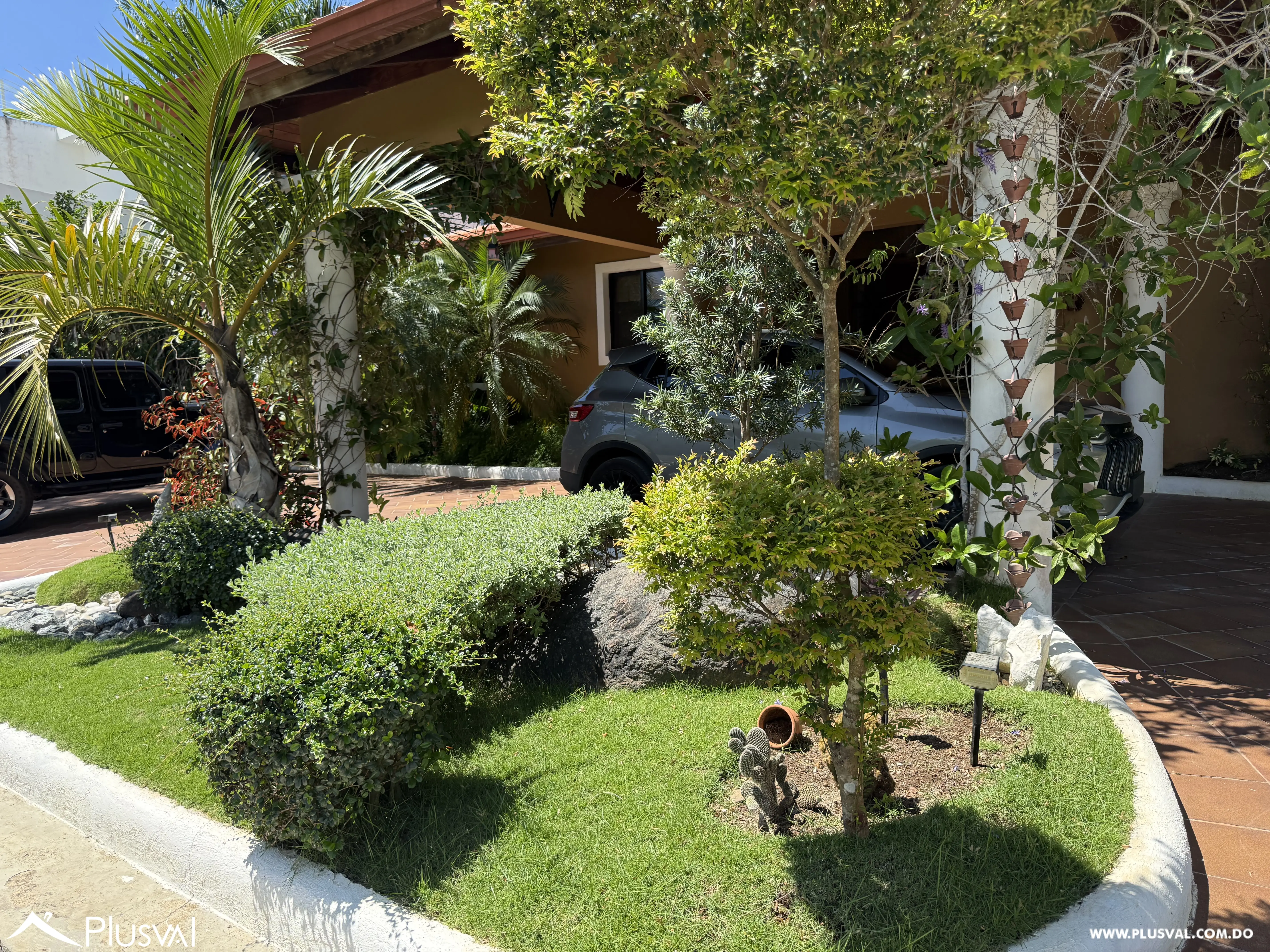 Villa en venta en metro Country Club con piscina privada y vista al campo de golf 493902