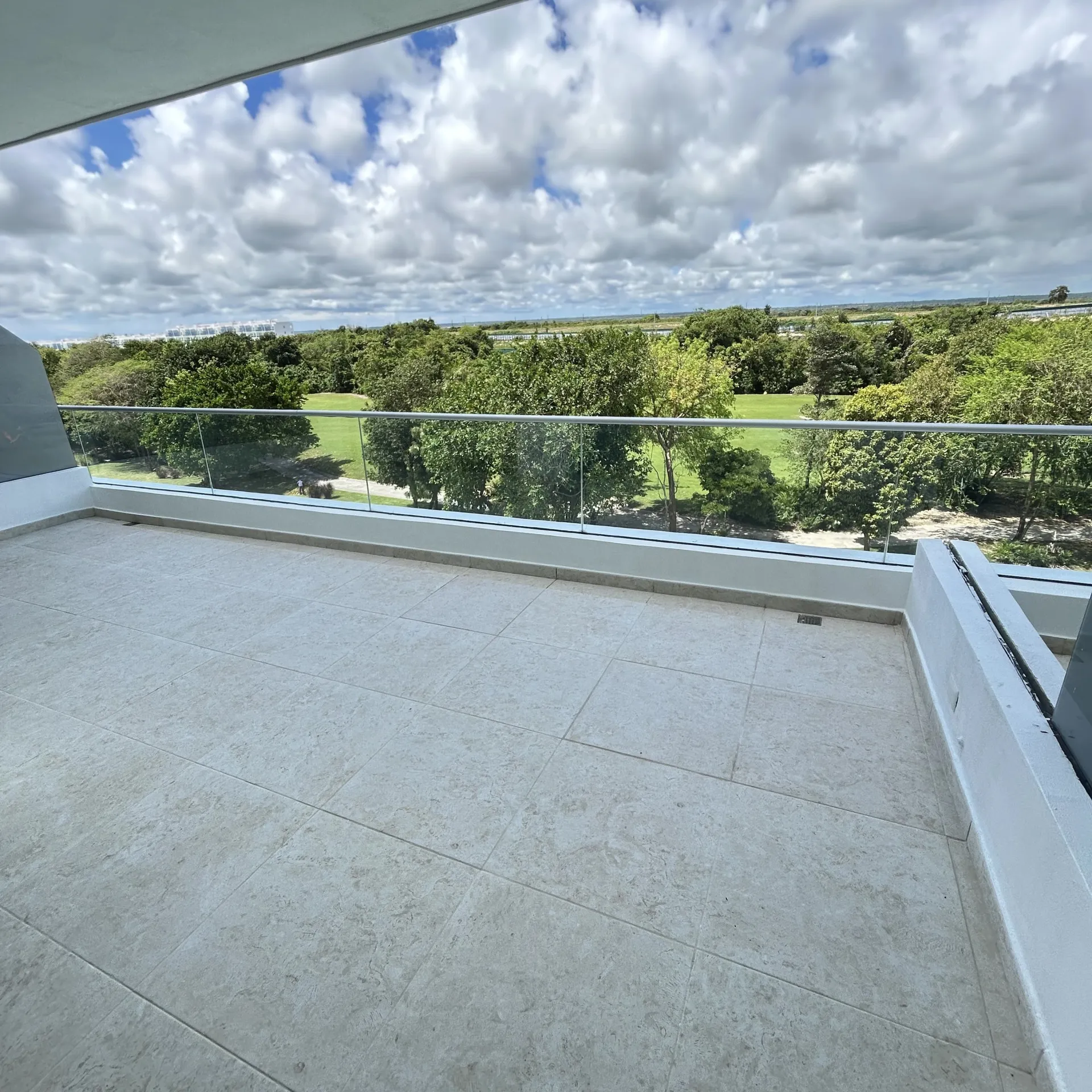 Apartamento en venta con vista al golf en Cana Rock 434891