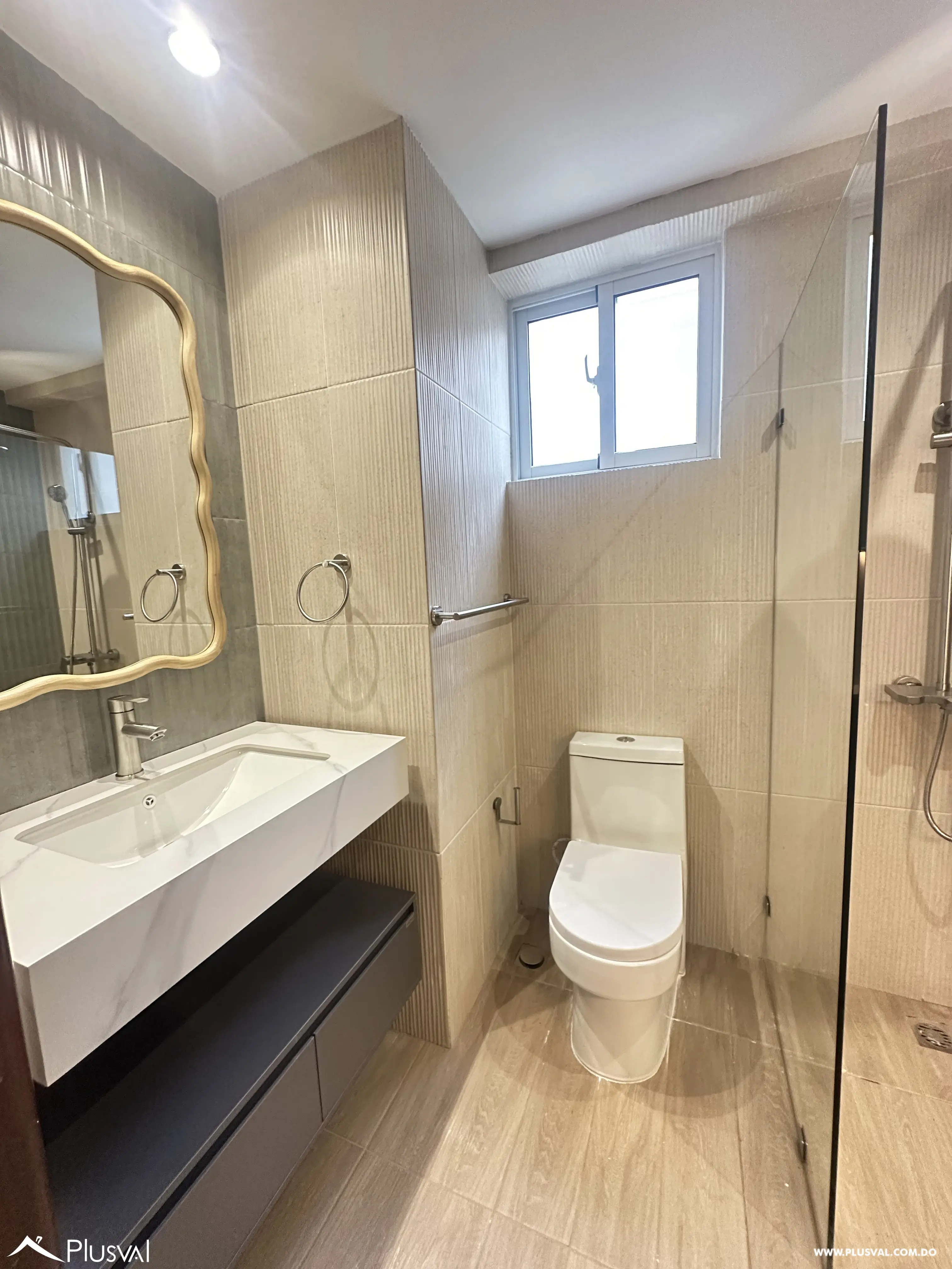 Apartamento en alquiler en Naco de 225mts. 519977