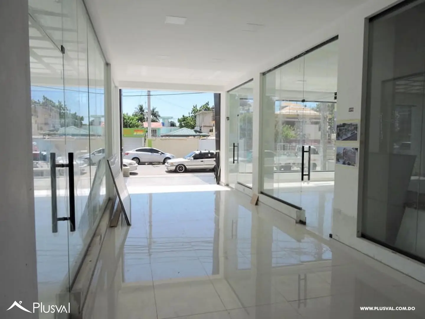 Disponible Local Comercial Plaza Jireh, unidad L-18 477452