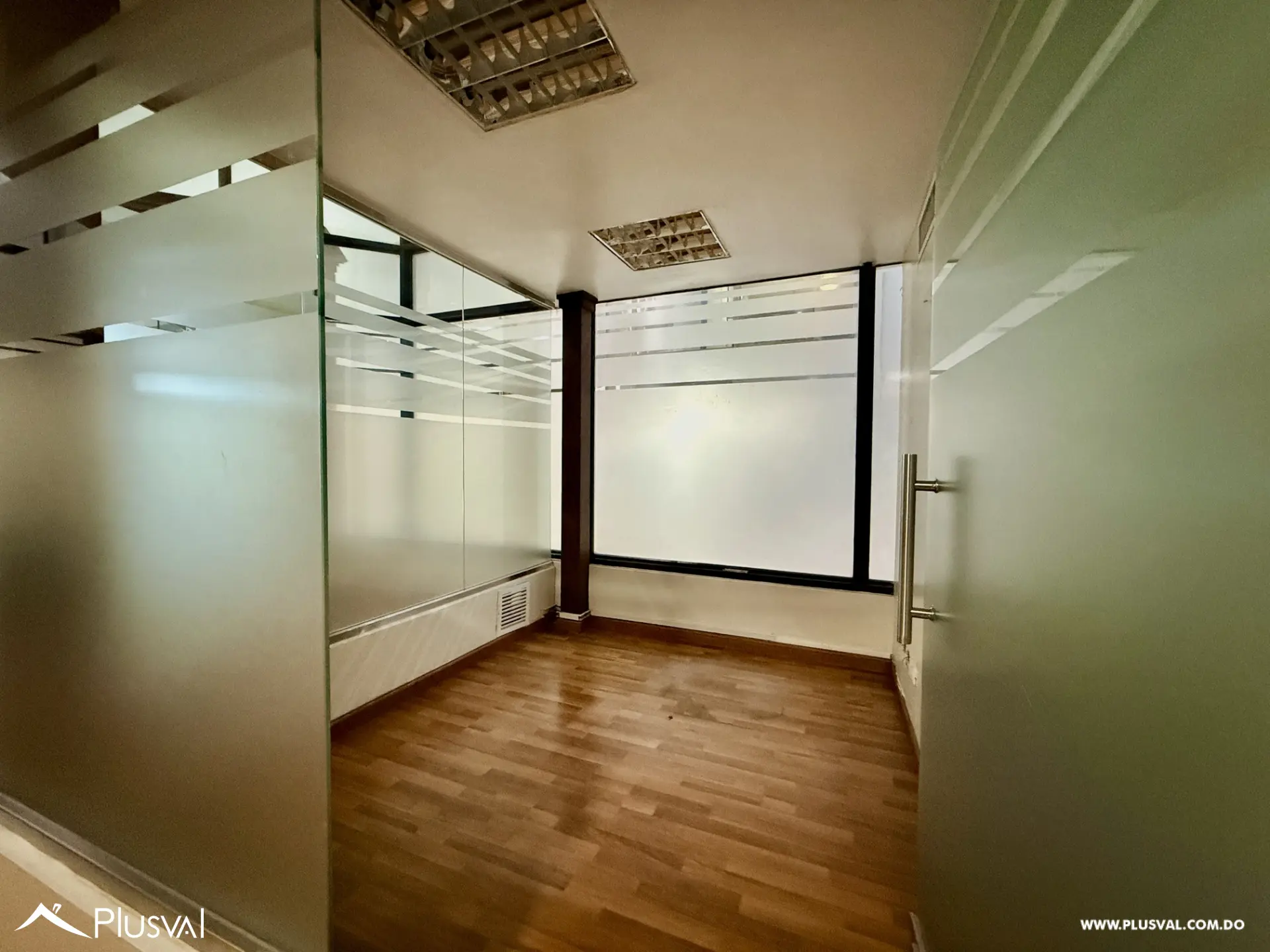Alquiler de Local de Oficinas en Piantini - 150mts2 y 300 Parqueos 503556