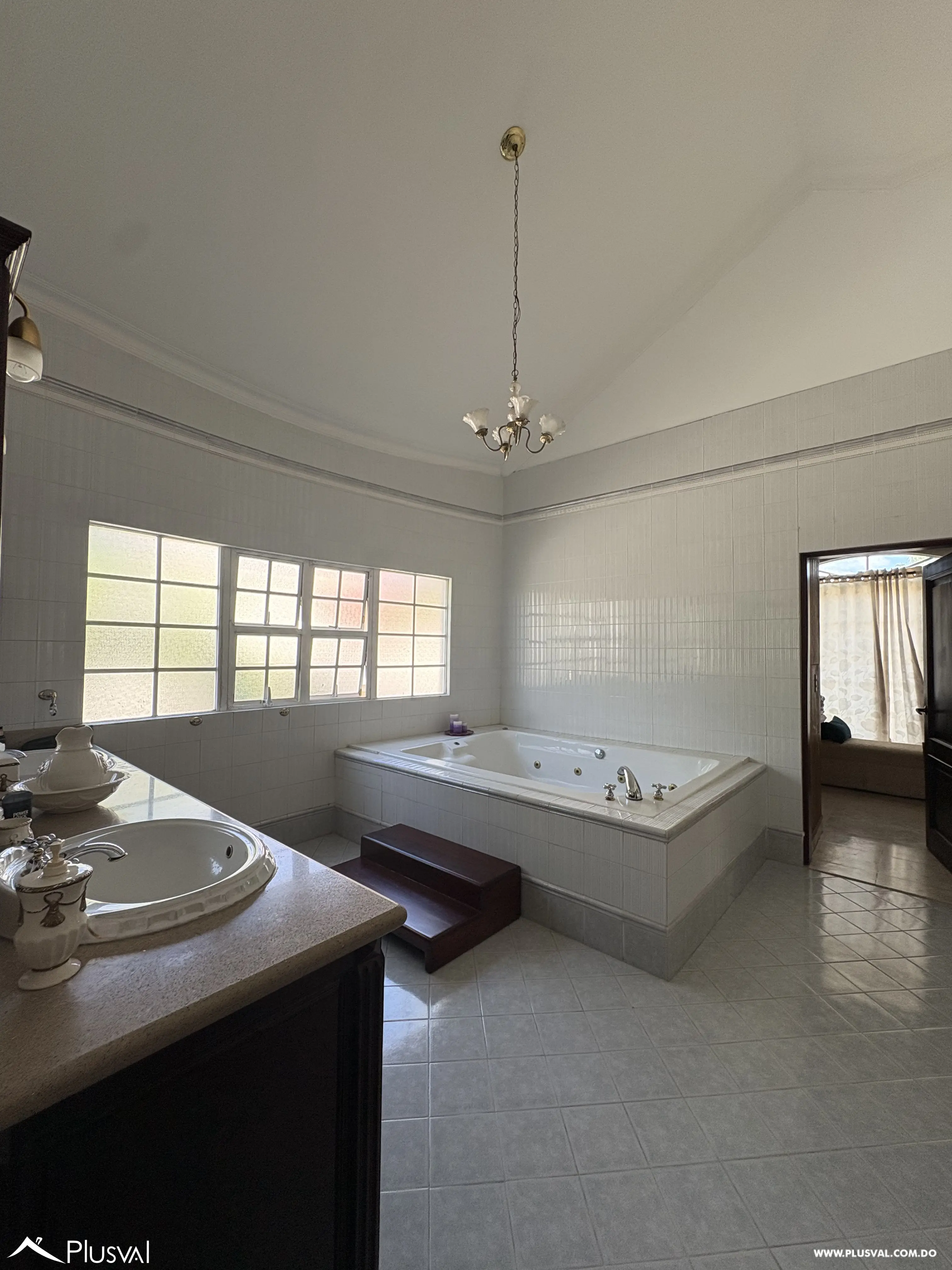 Casa en venta en Altos de Arroyo Hondo III con piscina y hermosa vista. 484716