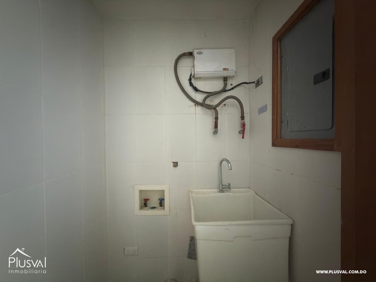 Alquiler en moderna torre en Evaristo Morales 481897