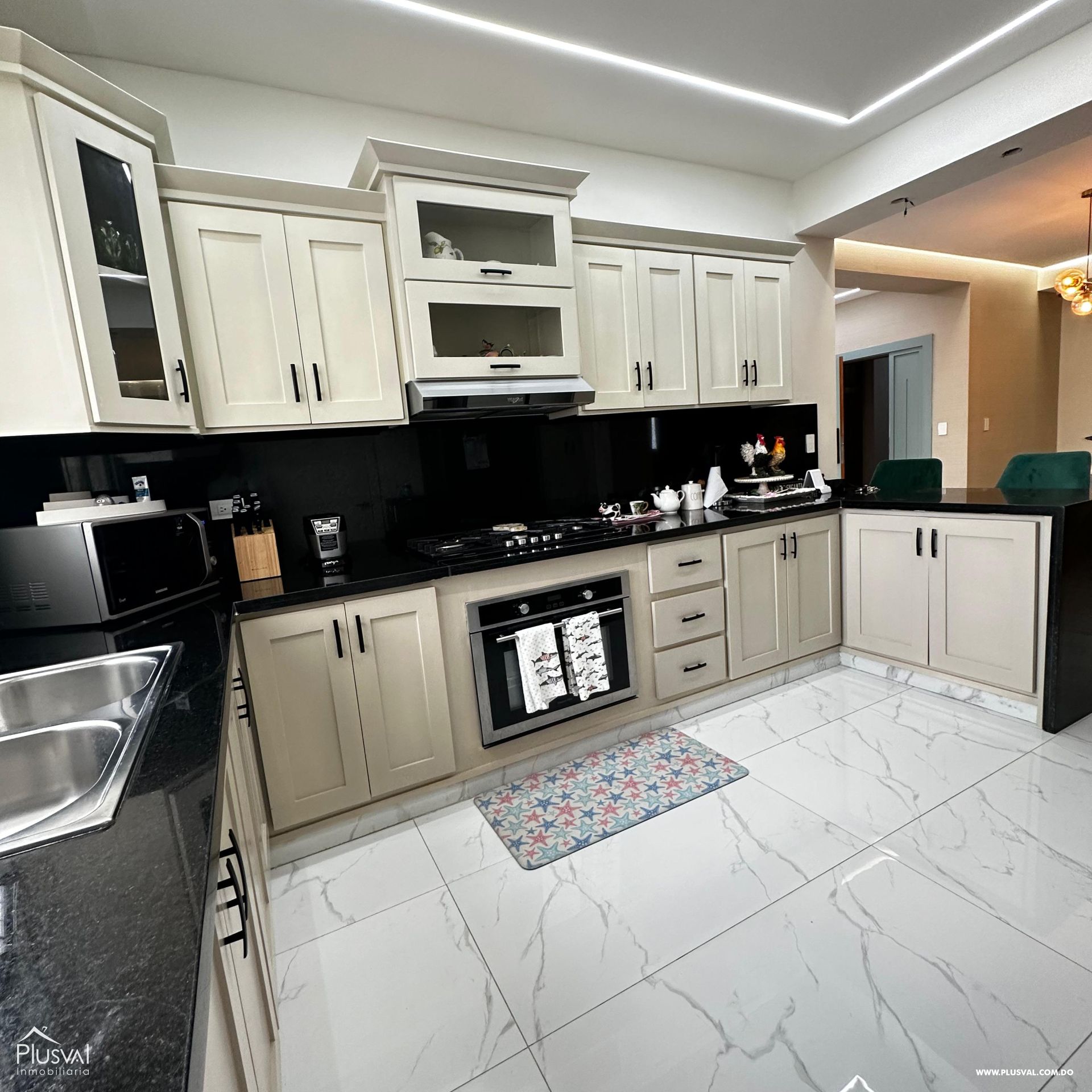 Vendo amueblado amplio y elegante penthouse en Alma Rosa I 393251