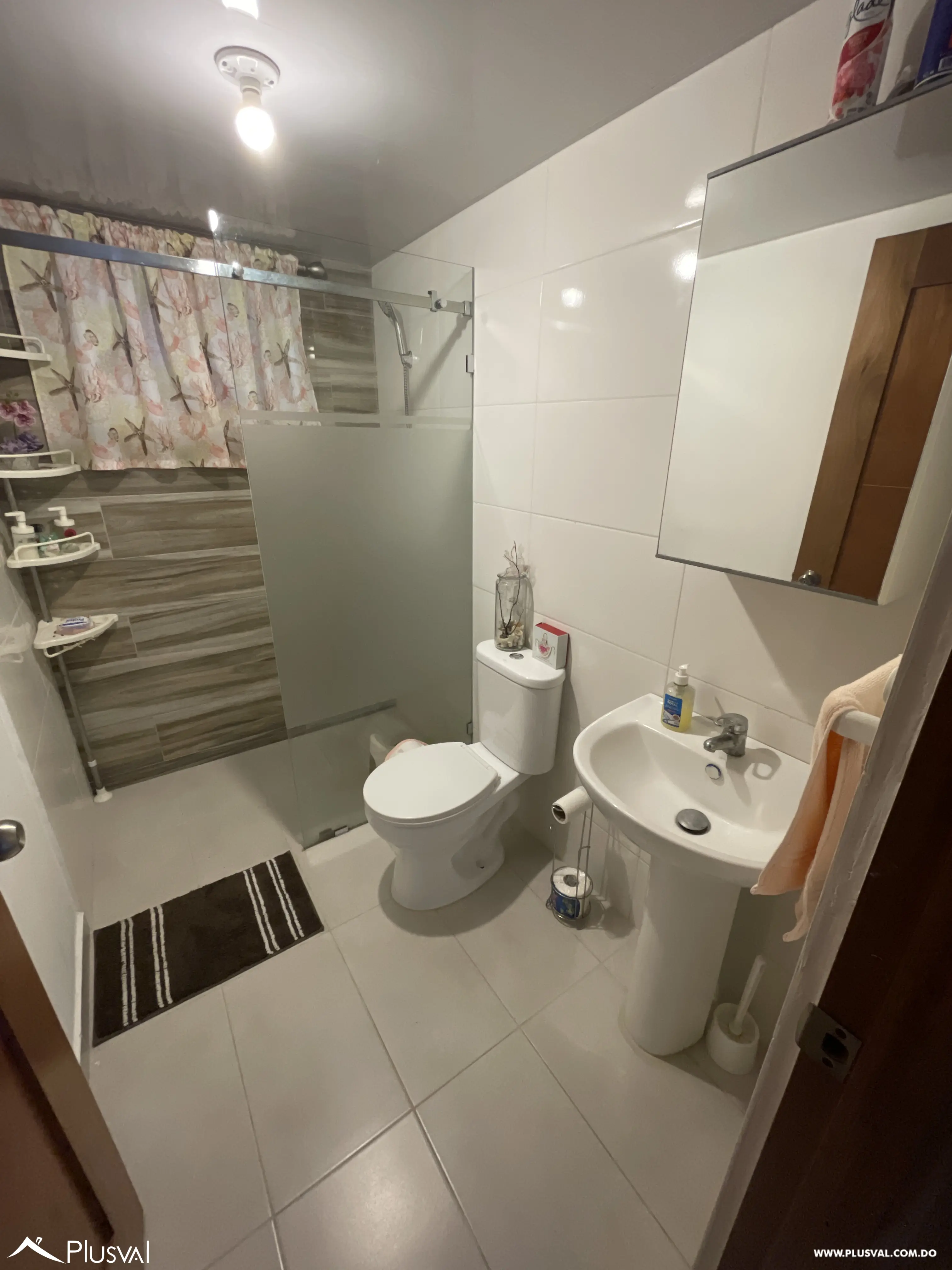 Amplio apartamento en venta en Av. República de Colombia 486708