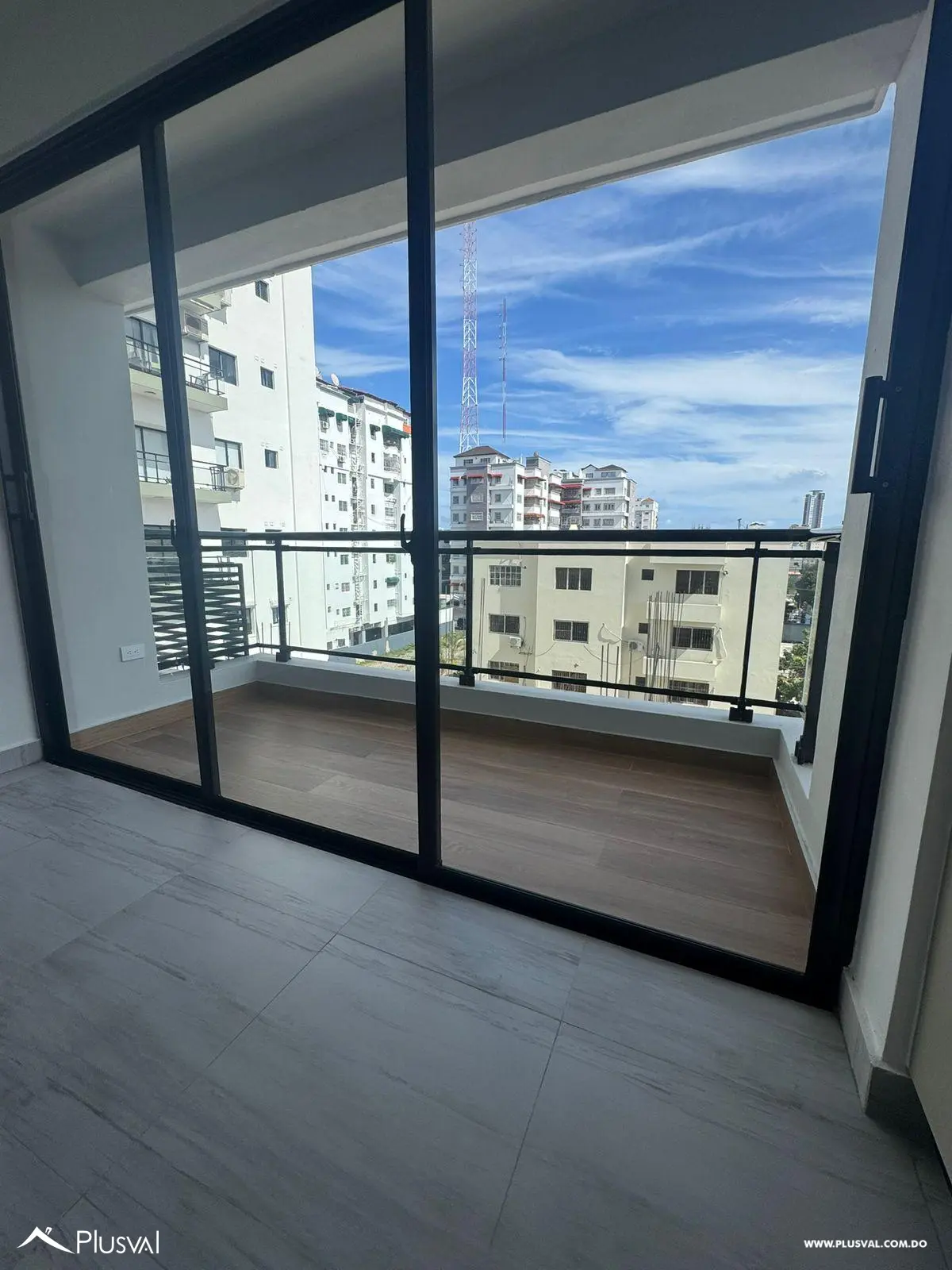 Venta de apartamento de 2 habitaciones en torre de lujo 463256