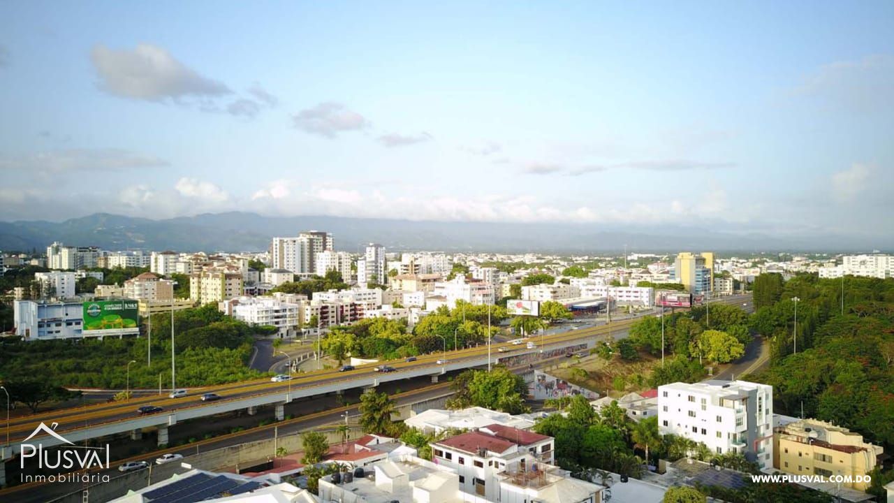 Amplio apartamento en alquiler ubicado en zona privilegiada de Santiago. 257778