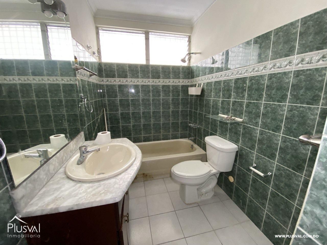 Local Comercial Amplio en Alquiler en Naco con Parqueos y Entrada Independiente 492066