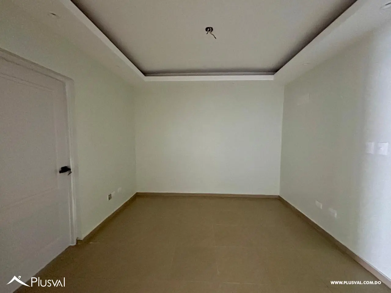 Amplio apartamento con terraza en venta en Evaristo Morales 517763