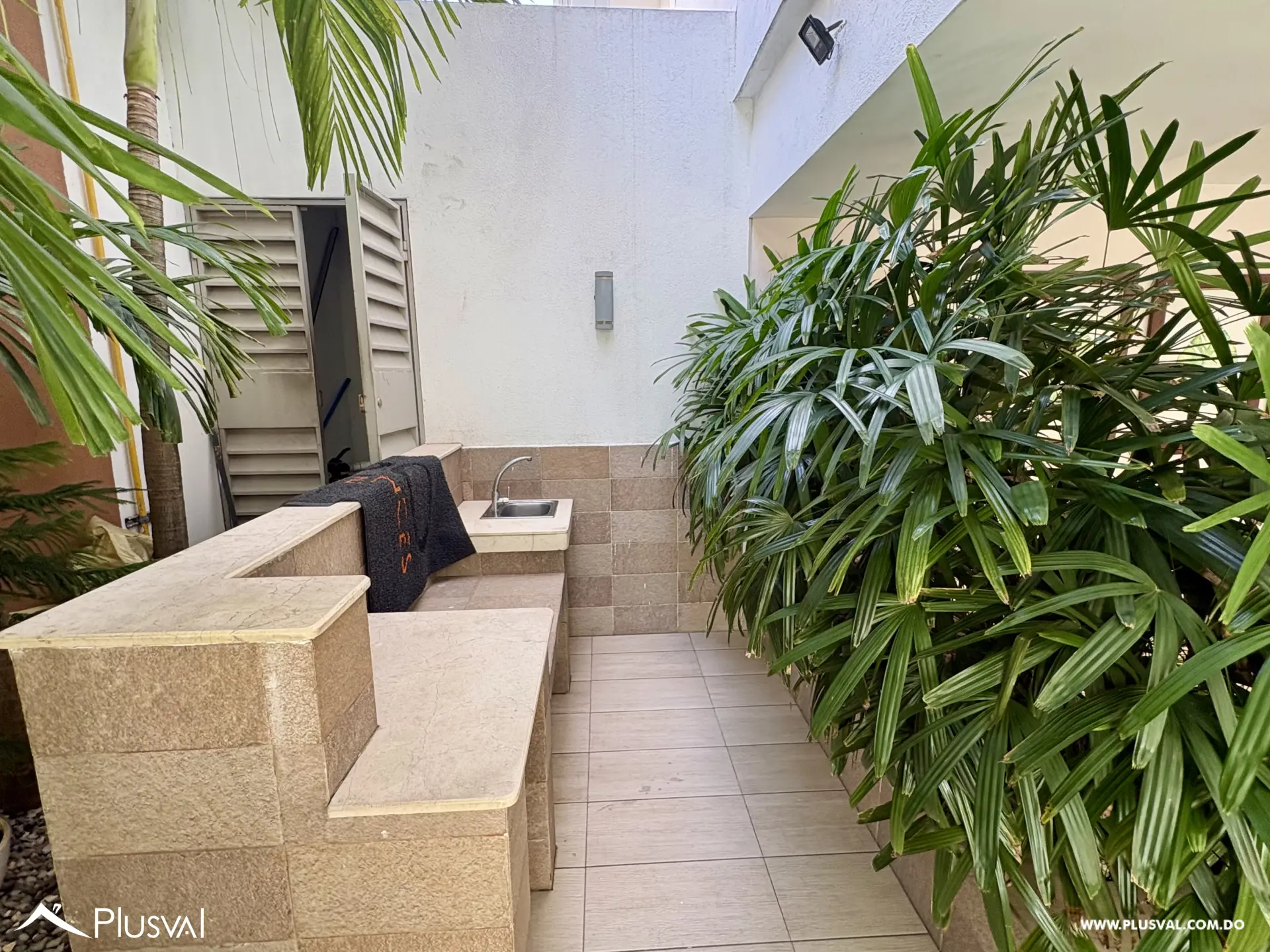 Apartamento en alquiler amueblado de 3 habitaciones y 3.5 baños en Piantini 467351