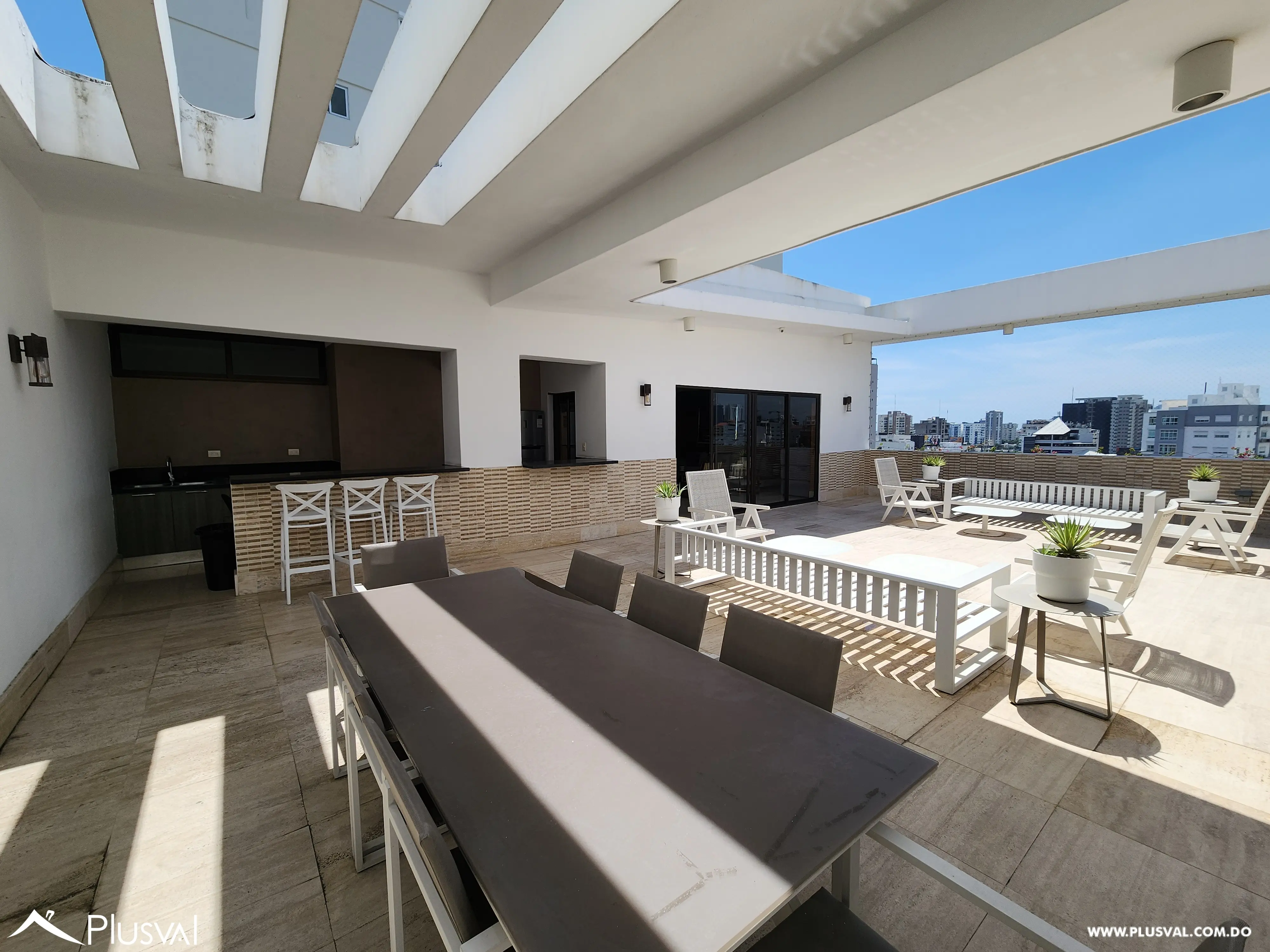 Apartamento con gran terraza en venta en Naco 465185