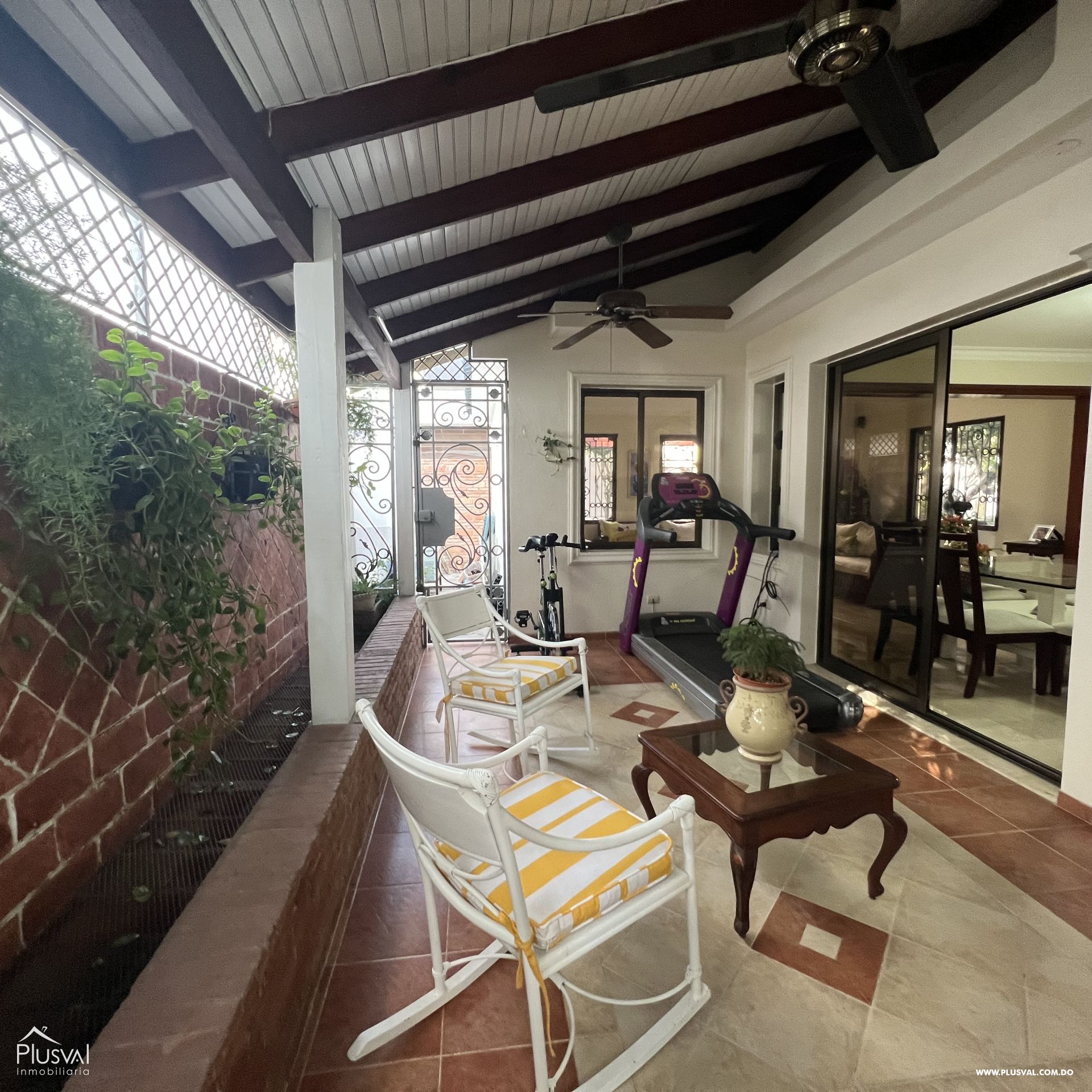 Hermosa Casa en Venta en Urbanizacion Cerrada 250516