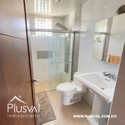 Amplio apartamento en venta, en zona tranquila de Santiago. 287016