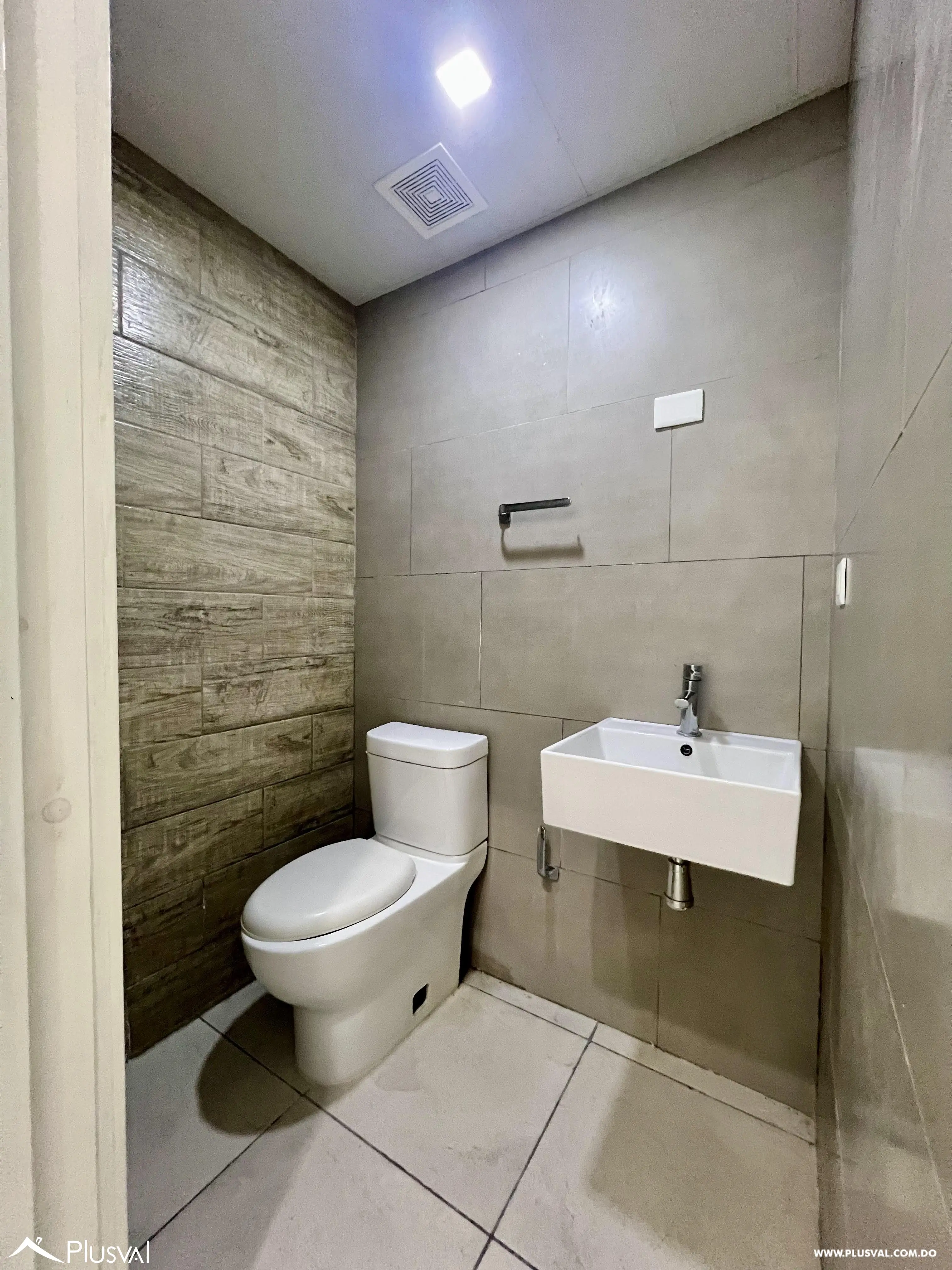 Apartamento en alquiler amueblado en Evaristo Morales con 2 piscinas 488191