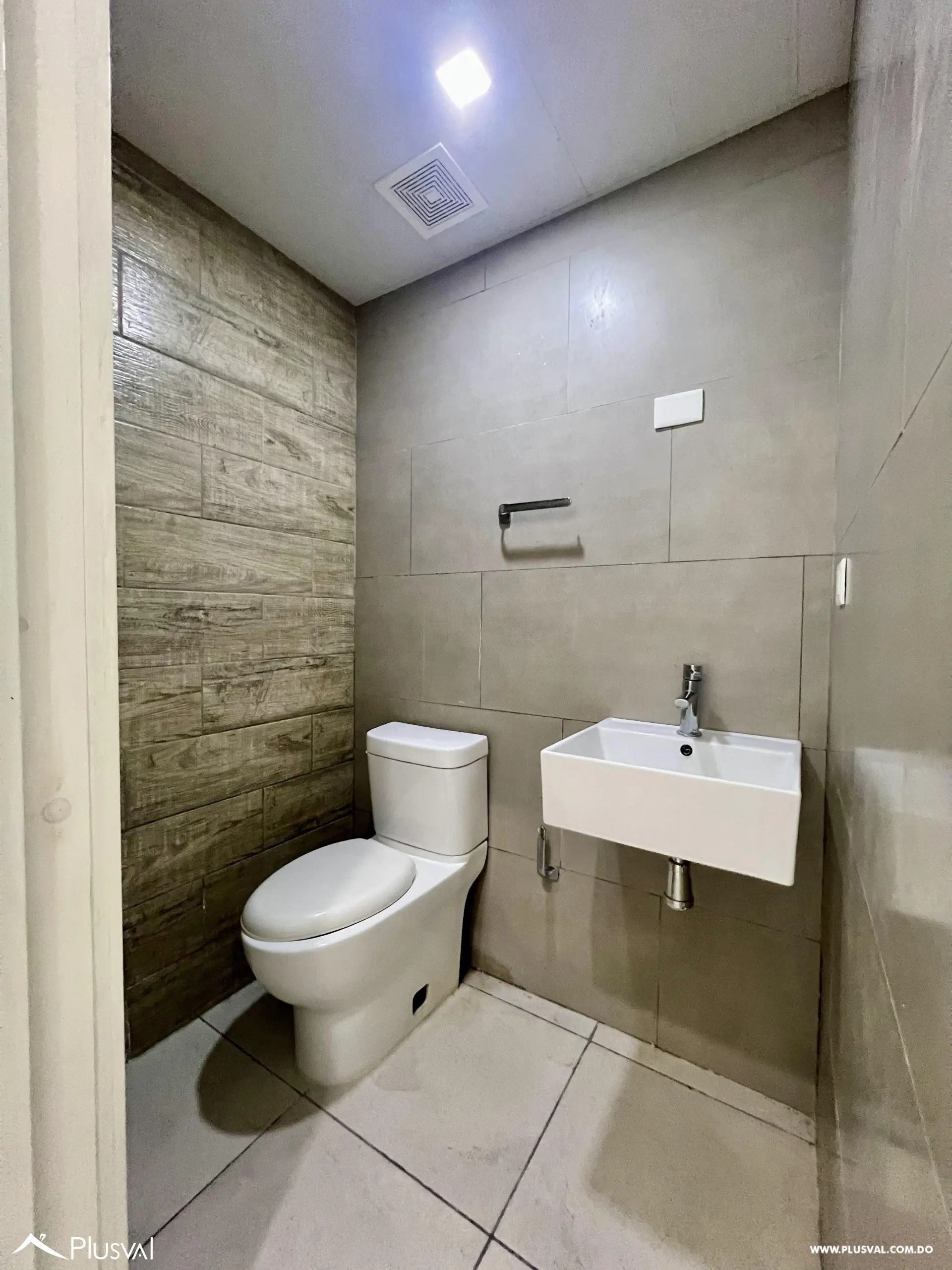 Apartamento en alquiler amueblado en Evaristo Morales con 2 piscinas 488191