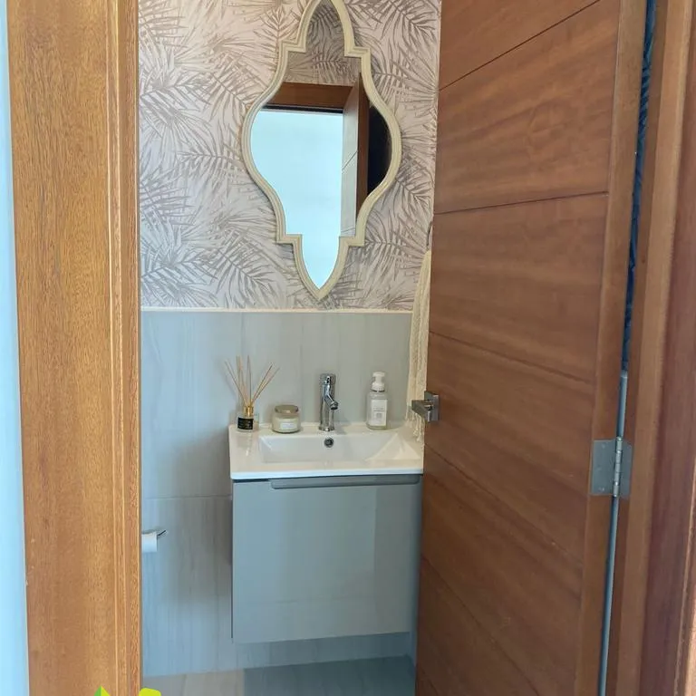 Amplio apartamento en venta con terraza y acceso a playa en Punta Cana Village 444538
