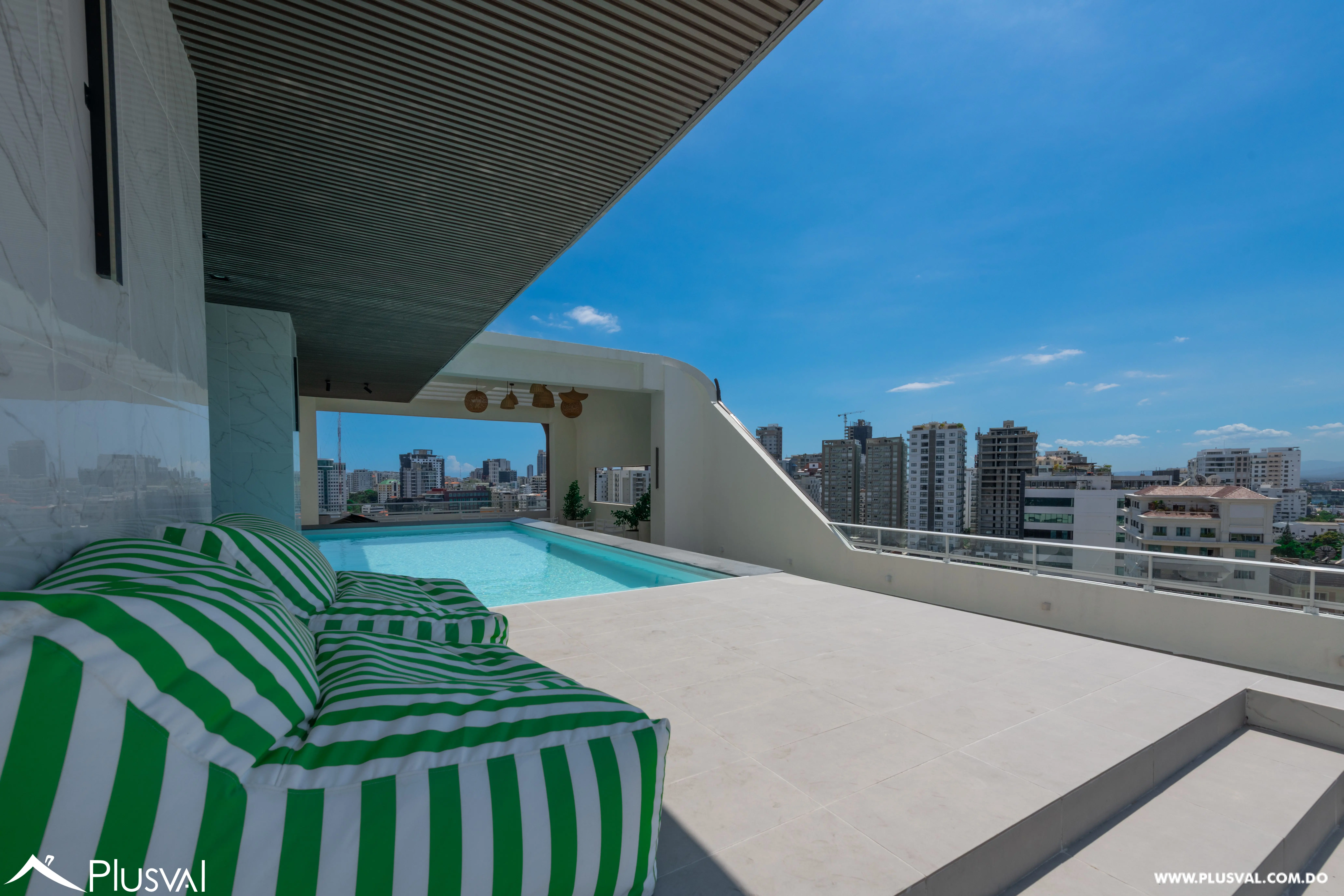 Apartamento Amueblado en Alquiler con Vista Panorámica en Serrallés 493302