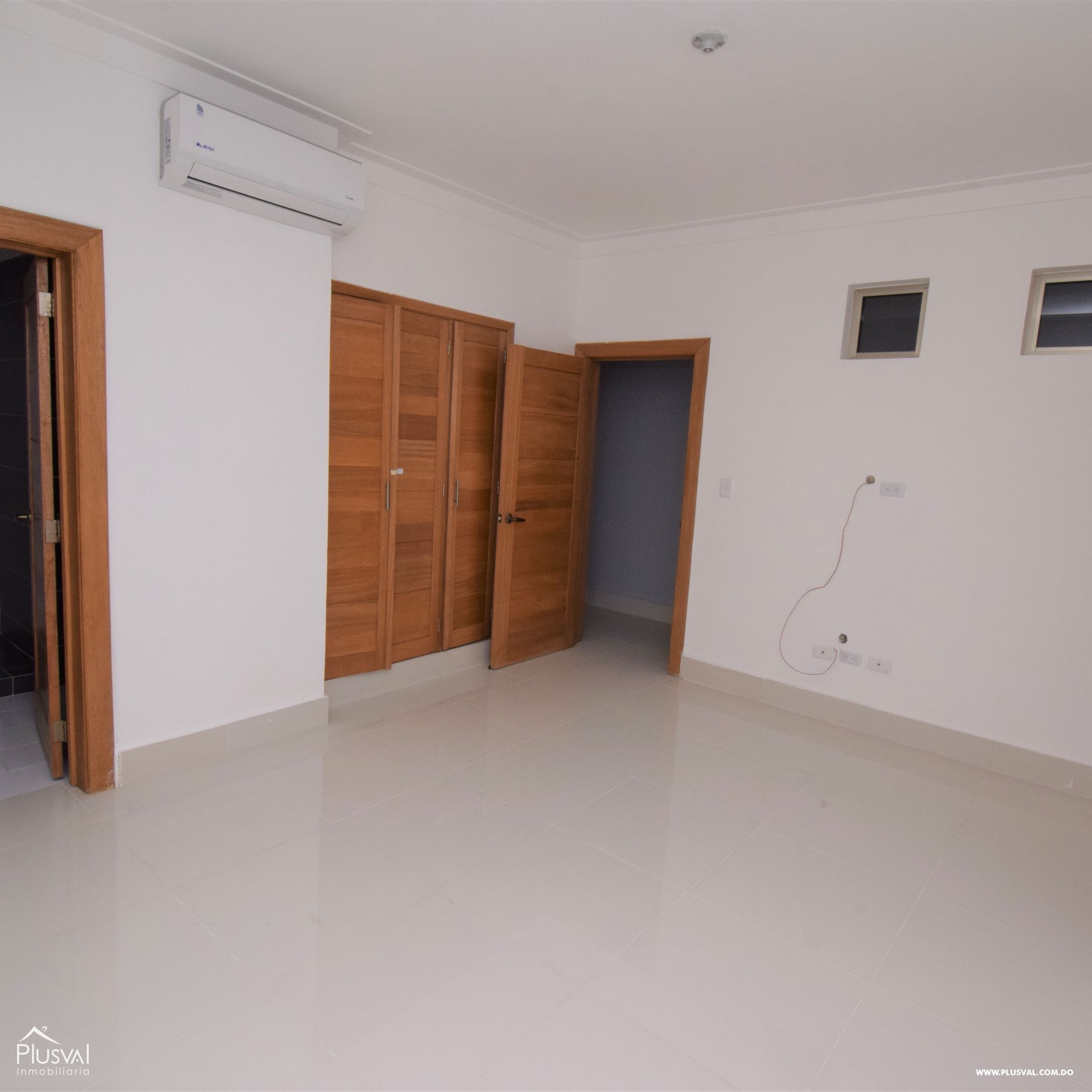 Amplio apartamento en alquiler vacio en Naco 214181