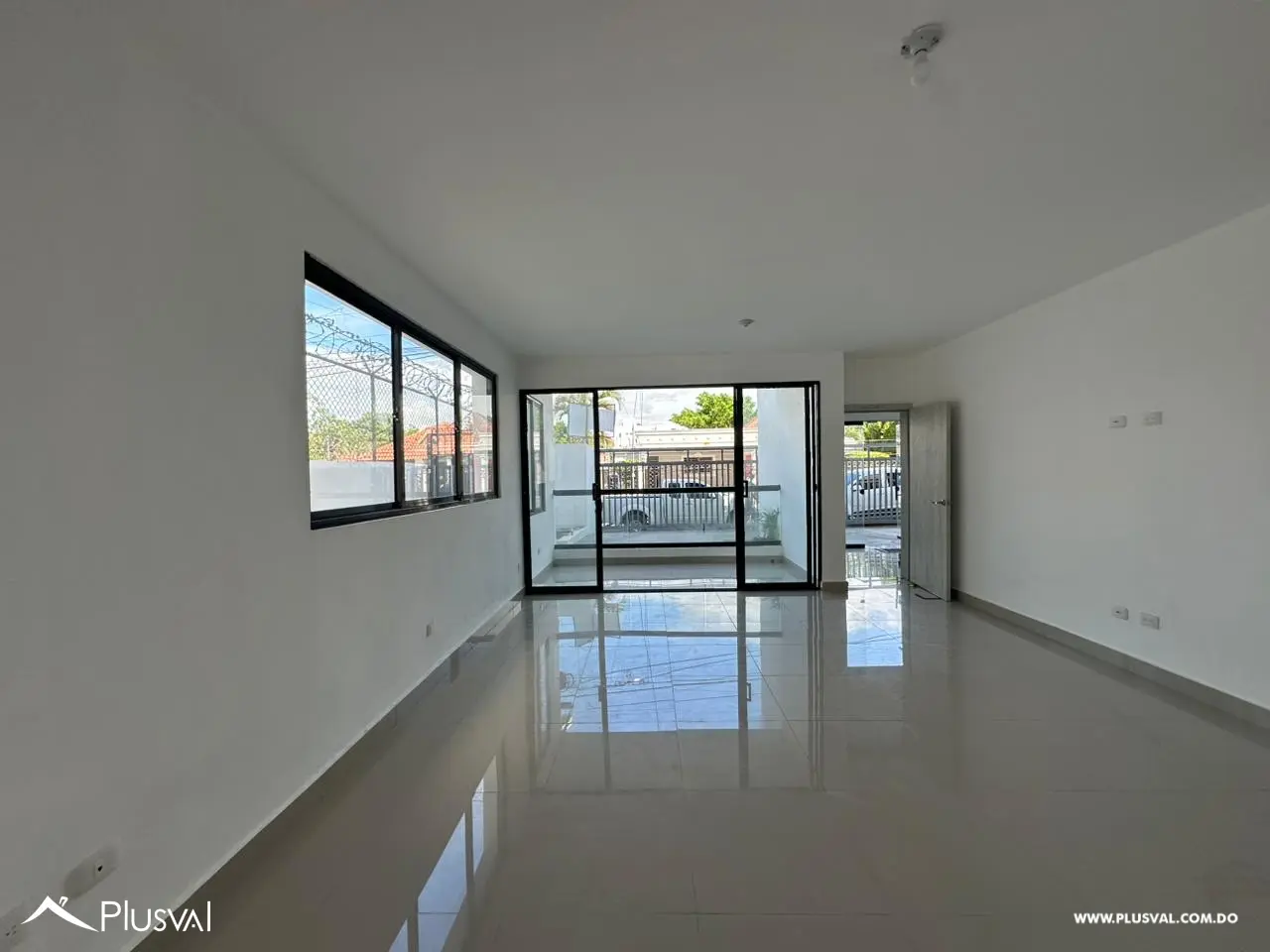 SE VENDE AMPLIO APARTAMENTO EN PRIMER NIVEL 468309