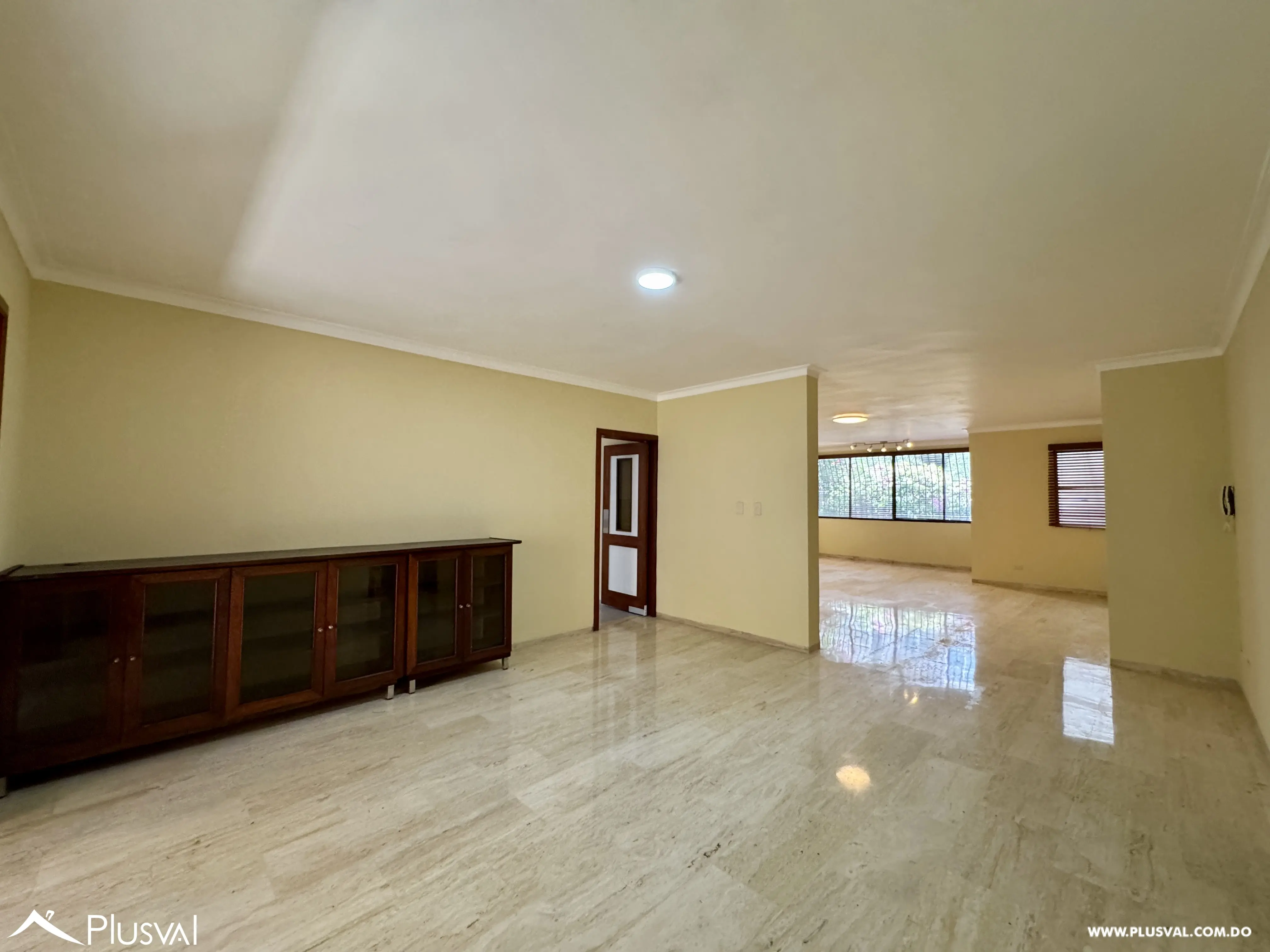 Apartamento en alquiler en Bella Vista con terraza y patio privado – 3 habitaciones y 173 m² 514384