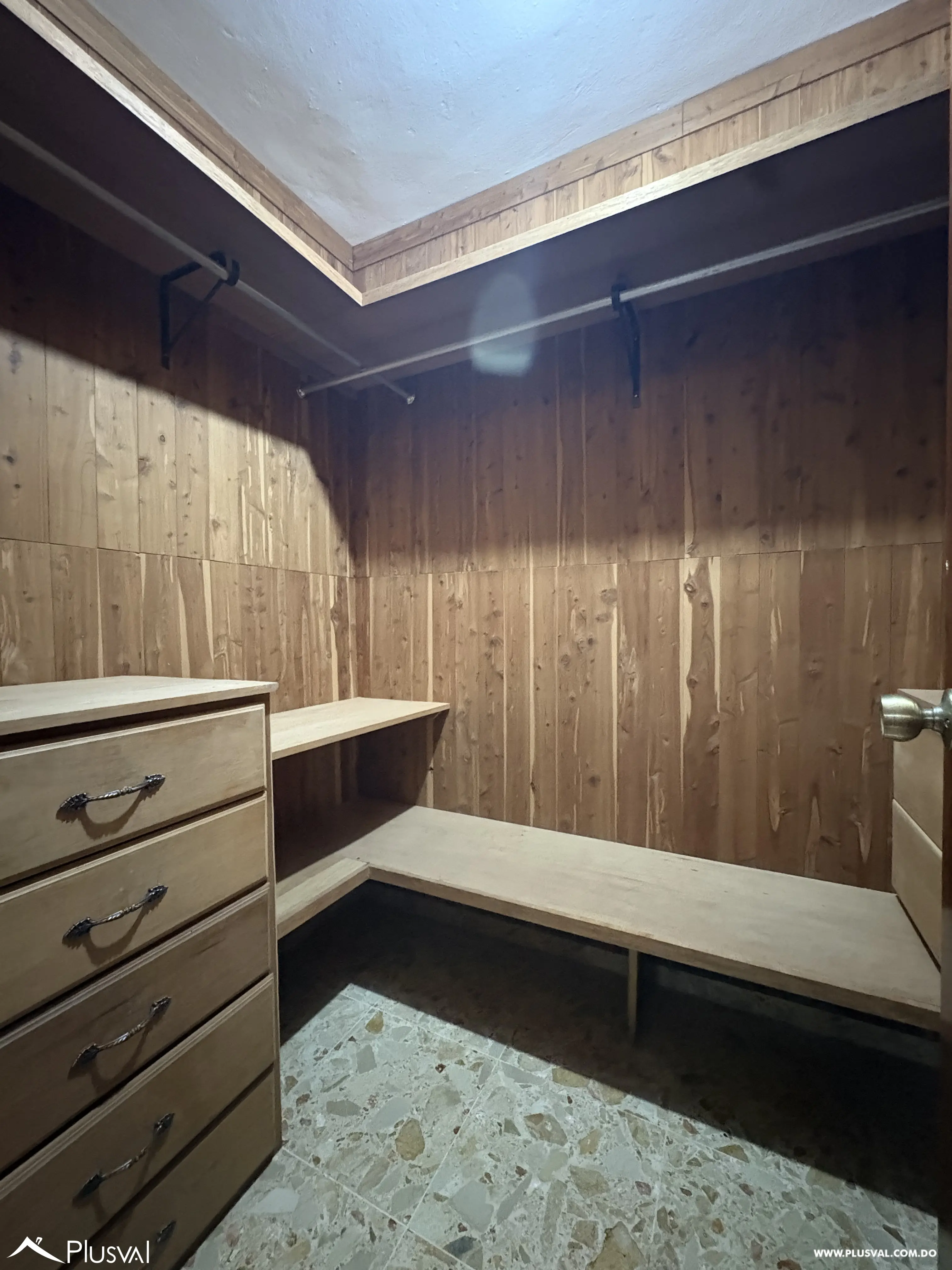 Apartamento en Alquiler en el Naco, Clásico, amplio y muy bien cuidado 507600