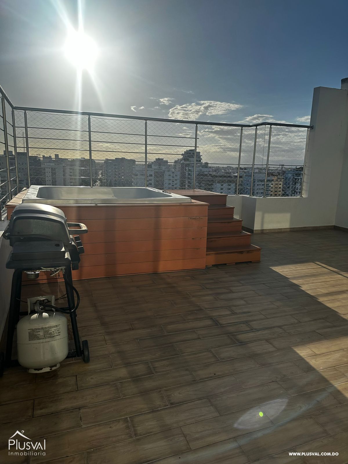 Residencia de lujo en Evaristo Morales. Amplio, privado y estratégicamente ubicado. 319291