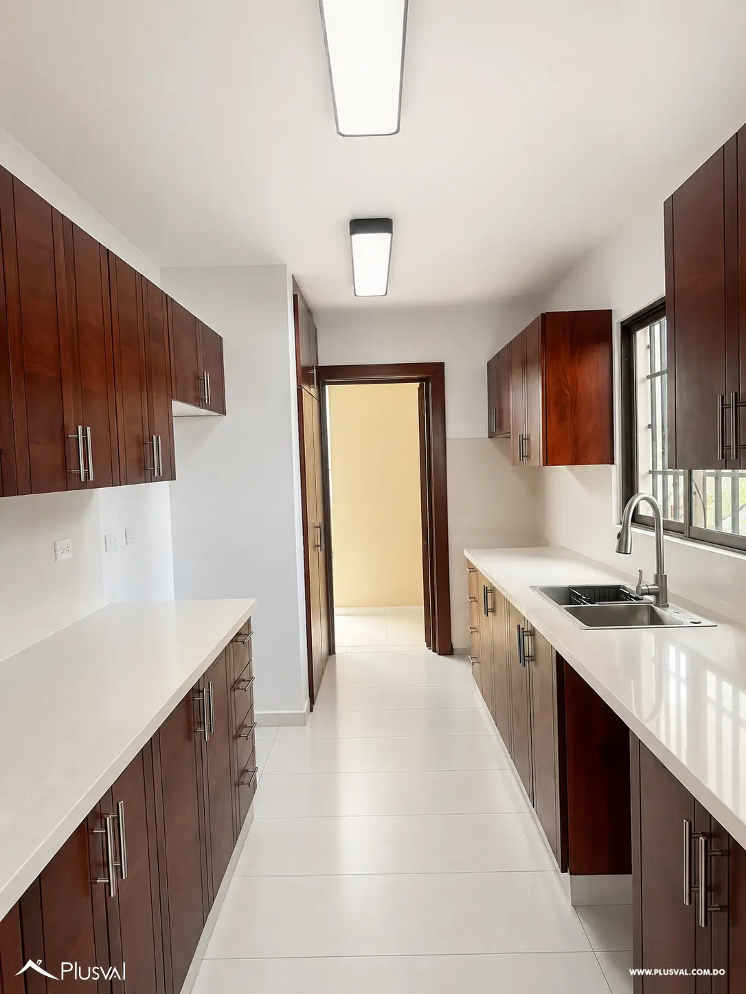 Casa en alquiler en Ensanche Paraíso | Uso residencial o comercial 520030
