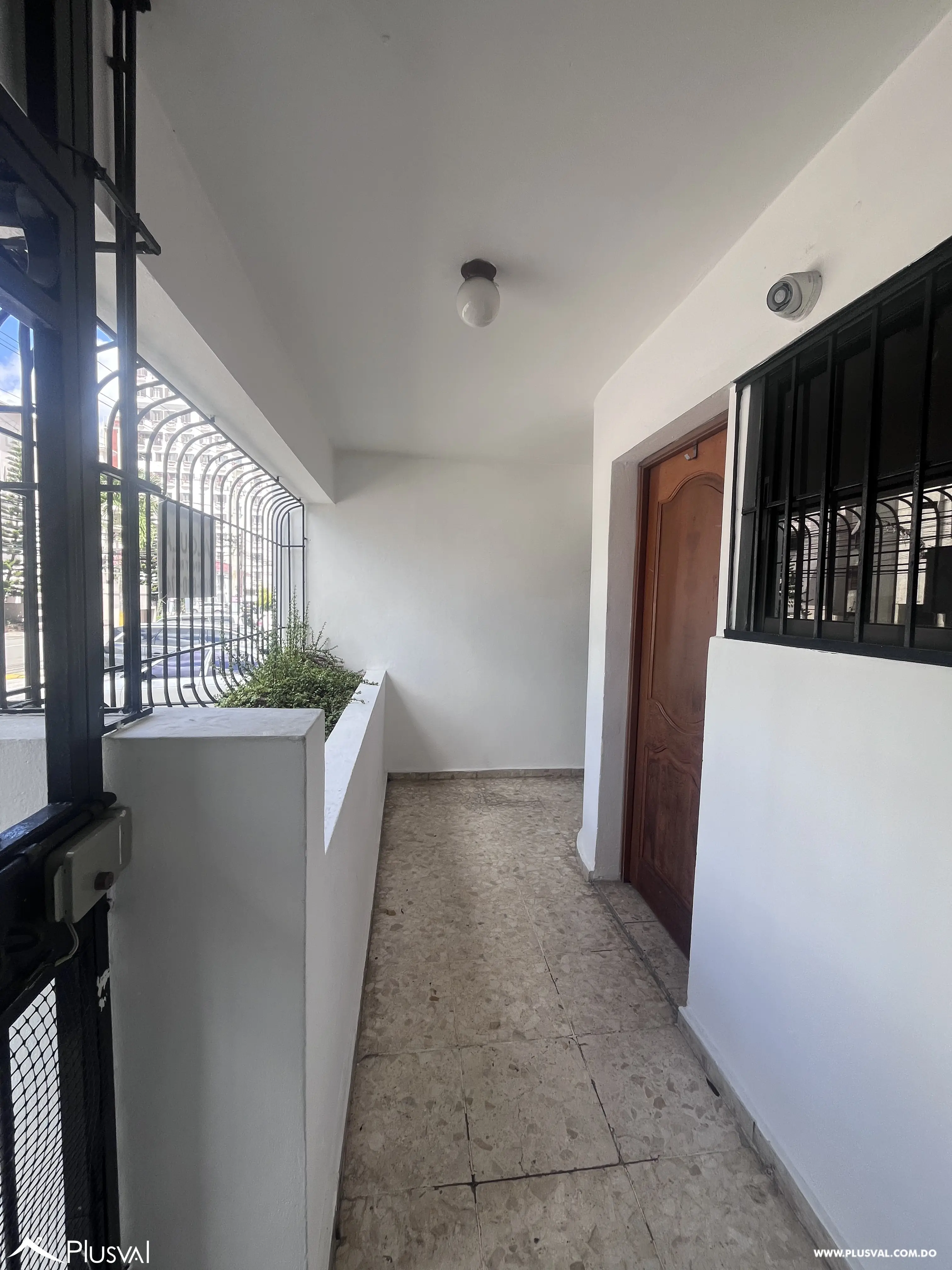 Apartamento en alquiler en el sector Paraiso de 3 habitaciones para uso residencial u oficinas 493652