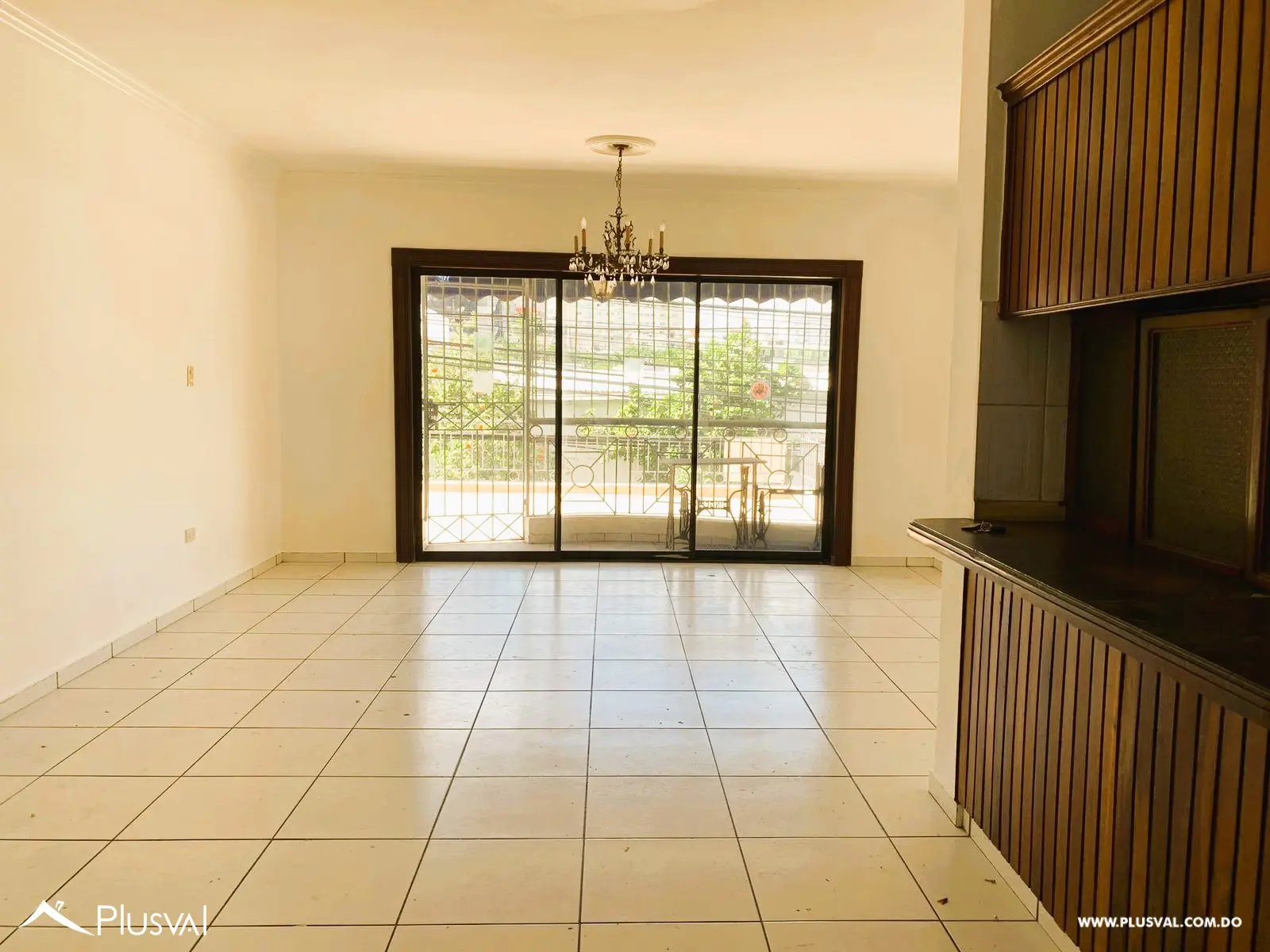 Apartamento con terraza en venta, Evaristo Morales de 3 habitaciones 467930