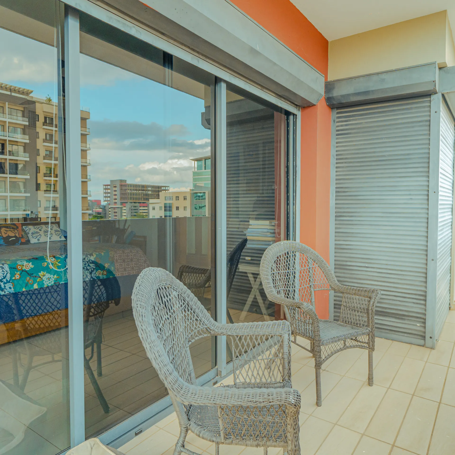 Pent-house con terraza privada y 3 parqueos en Evaristo Morales 435845