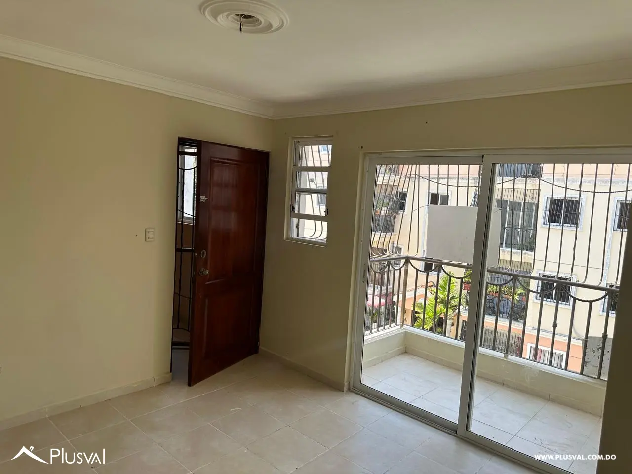 Apto. en 3er Nivel de Venta en Av. Principal de Gurabo 458221