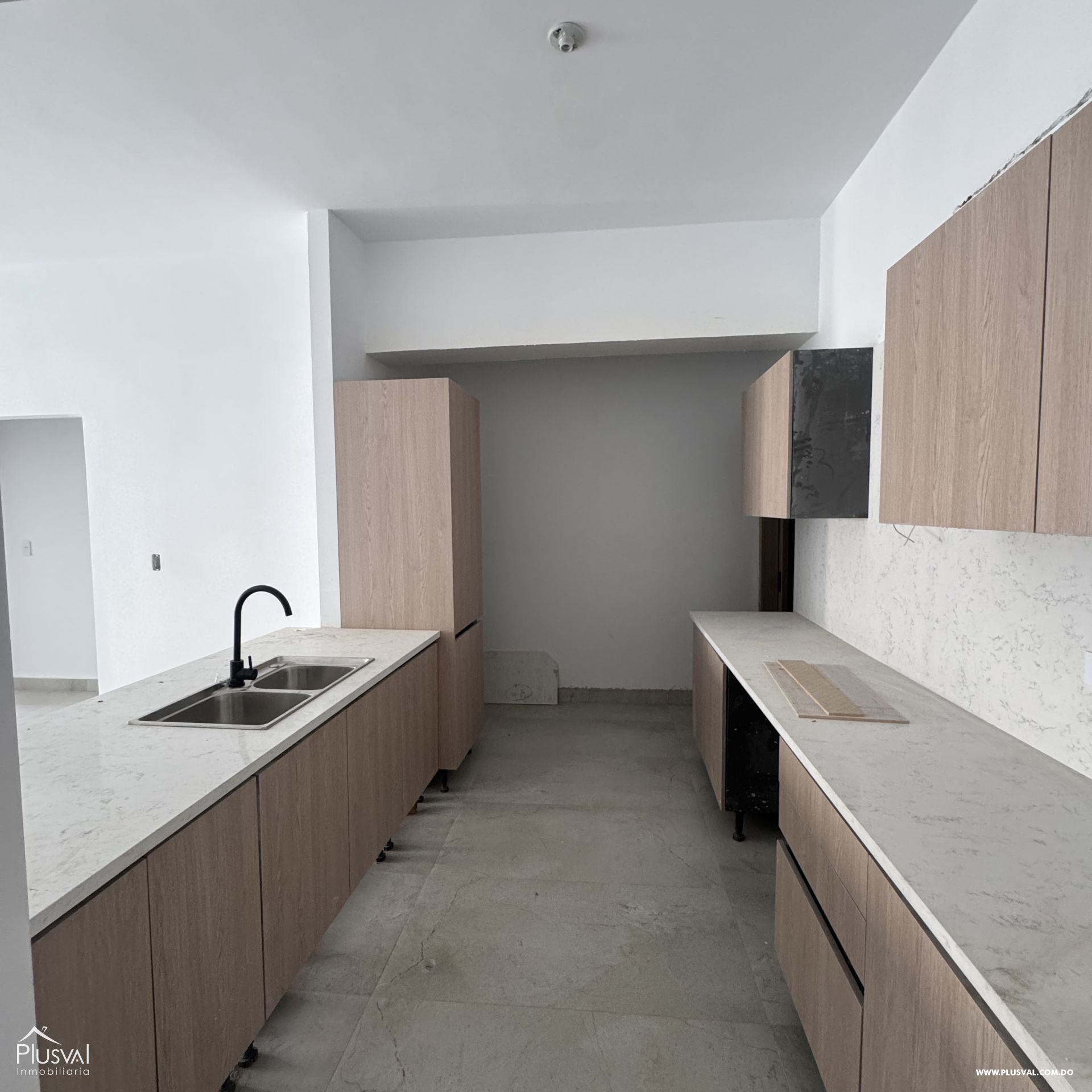 Apartamento en alquiler de 2 habitaciones en Evaristo Morales 494486