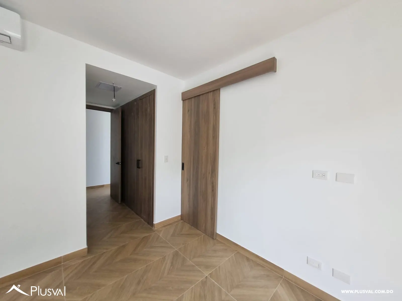 Apartamento en venta en Piantini piso 11 vista parcial al mar 504006
