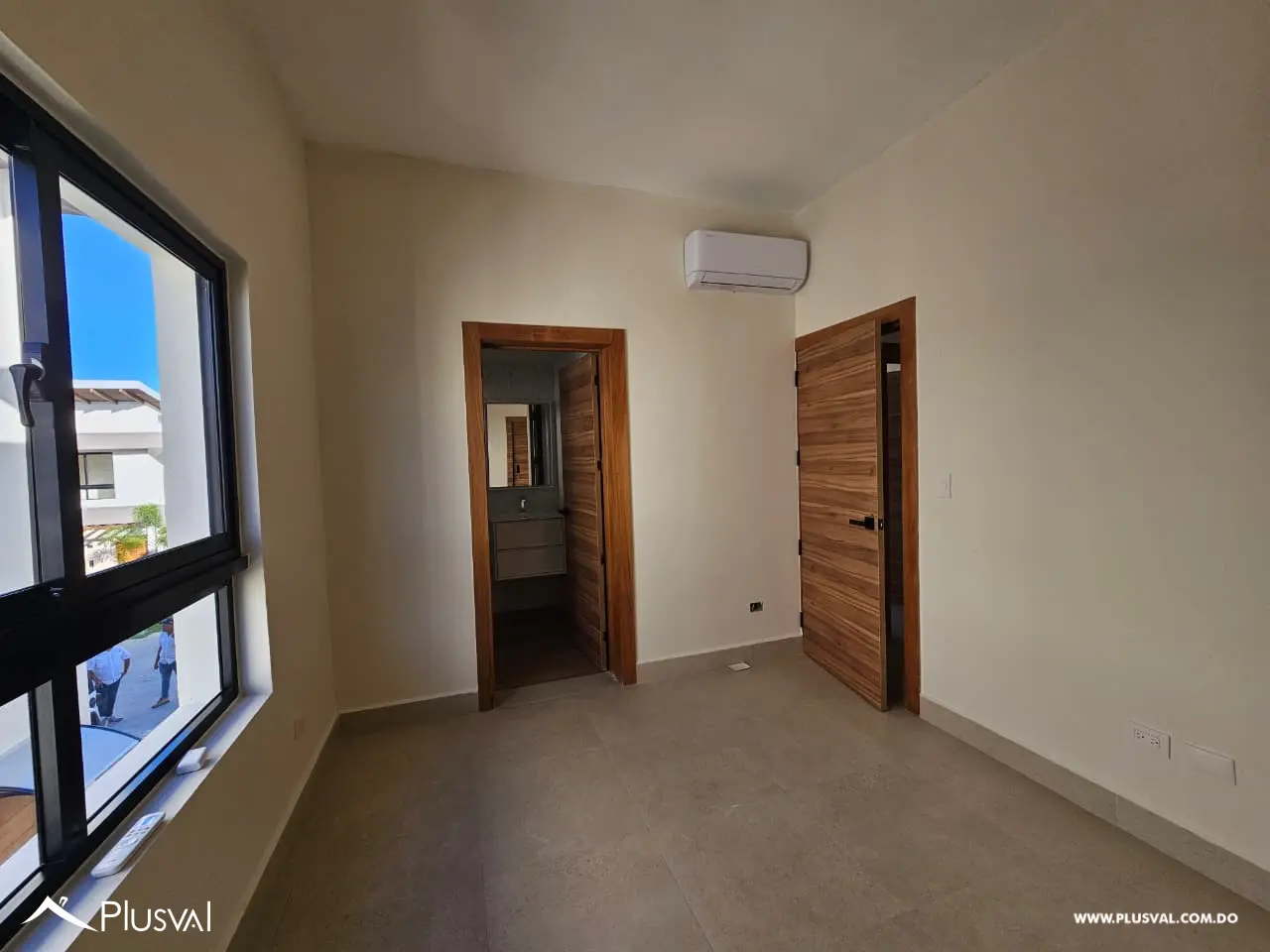 Casa en renta con piscina, terraza y jardín privado, amplios espacios y concepto abierto 477971