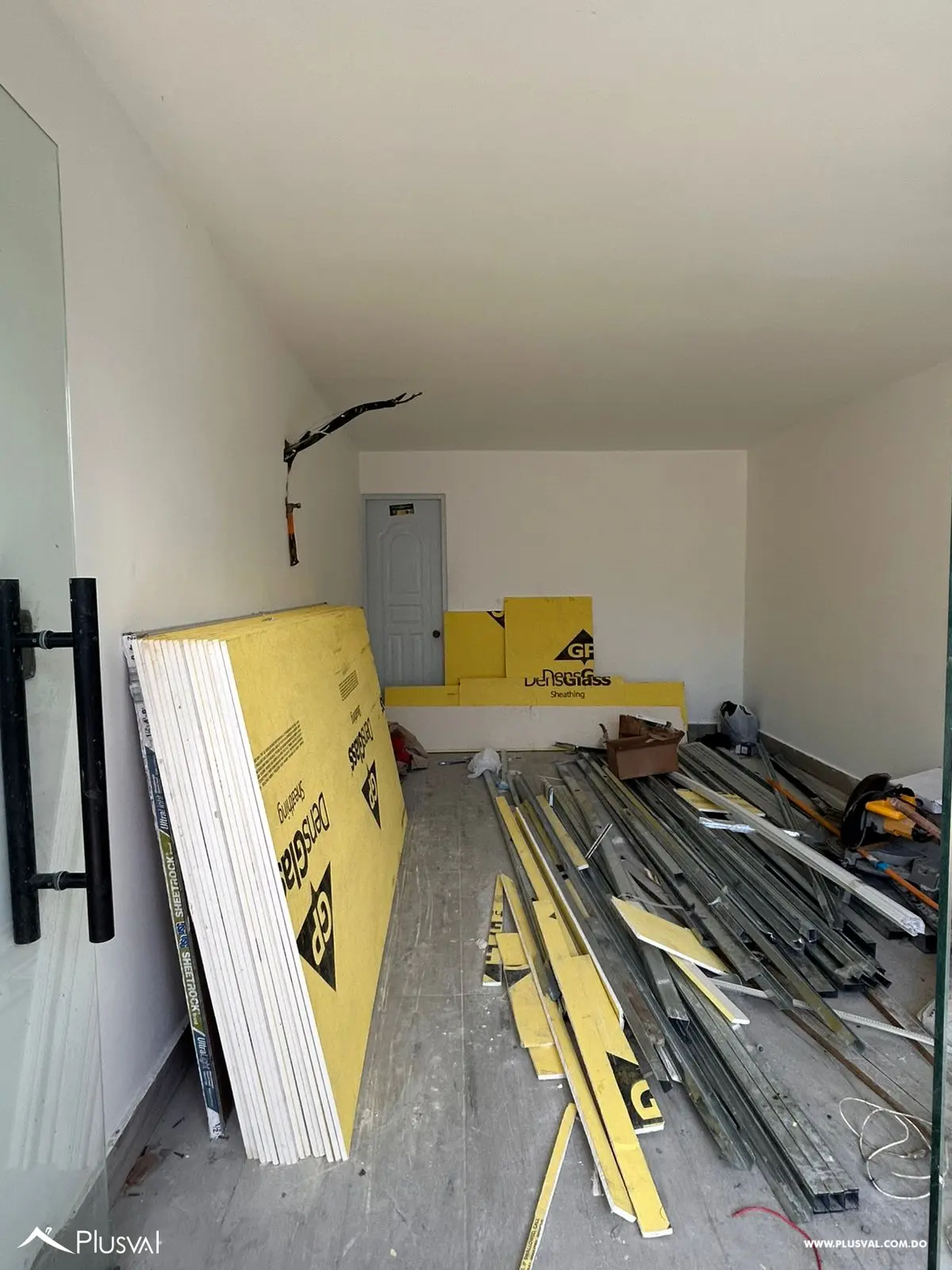 Plaza RUAJ Local 1-B 475004