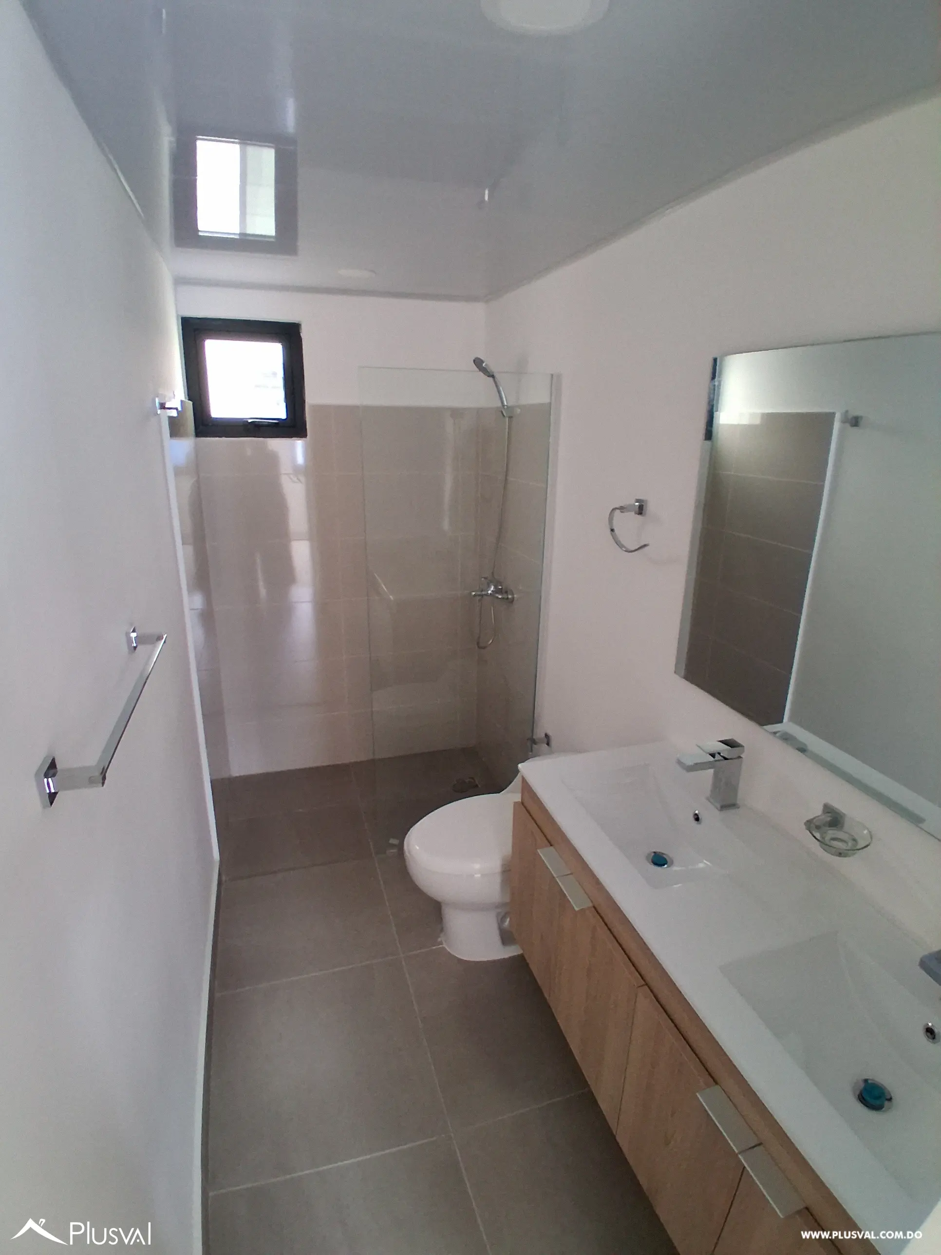 Alquiler de Amplio Apartamento de 3 Habitaciones y Estudio en la Ave. Hispanoaméricana 487349