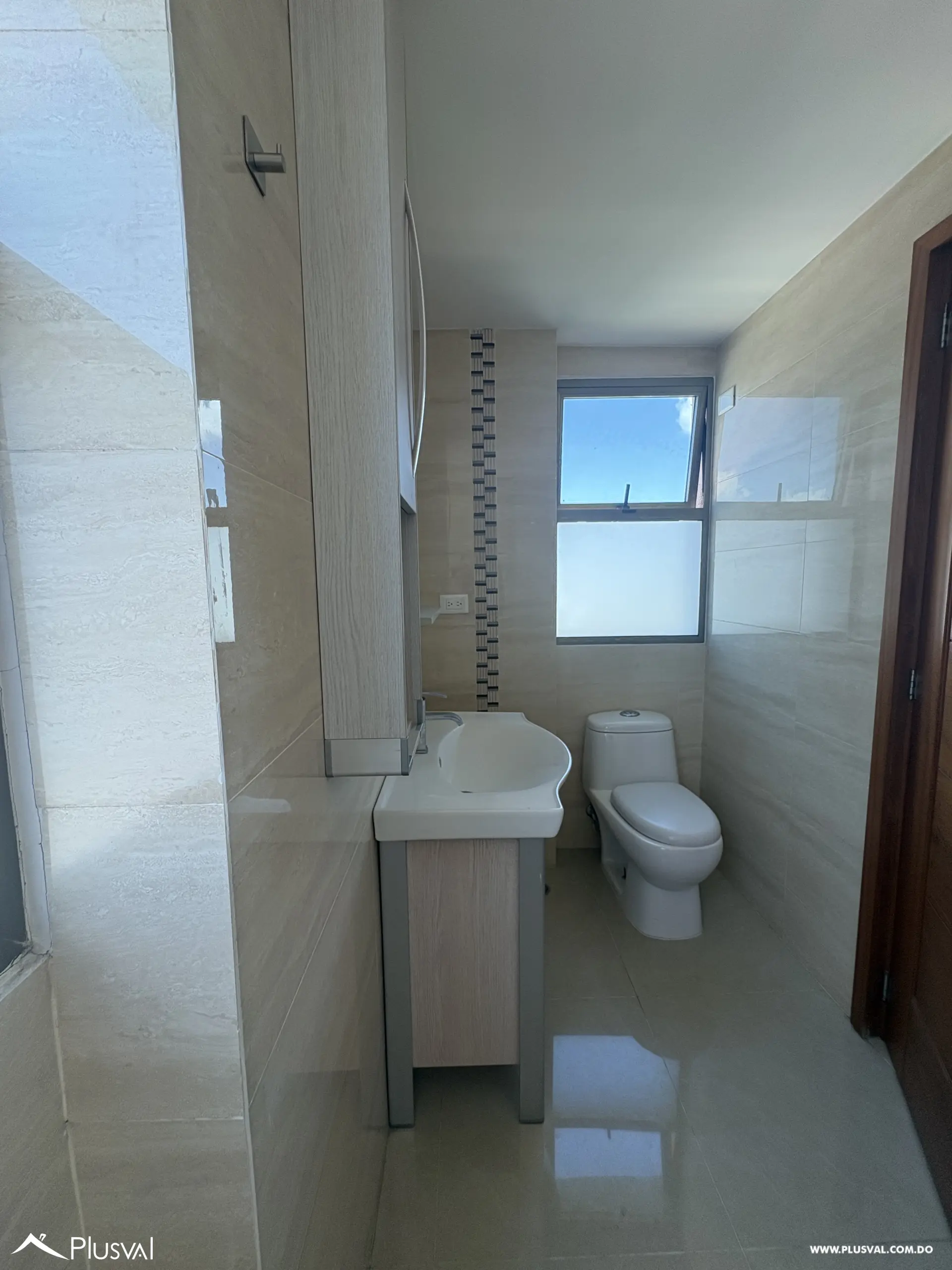 Apartamento en alquiler con 2 habitaciones y 2.5 baños, en El Vergel. 489231