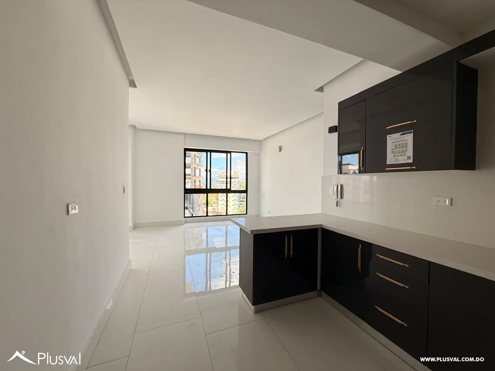 Exclusivo apartamento con balcón tipo terraza en alquiler en Alma Rosa I 478745