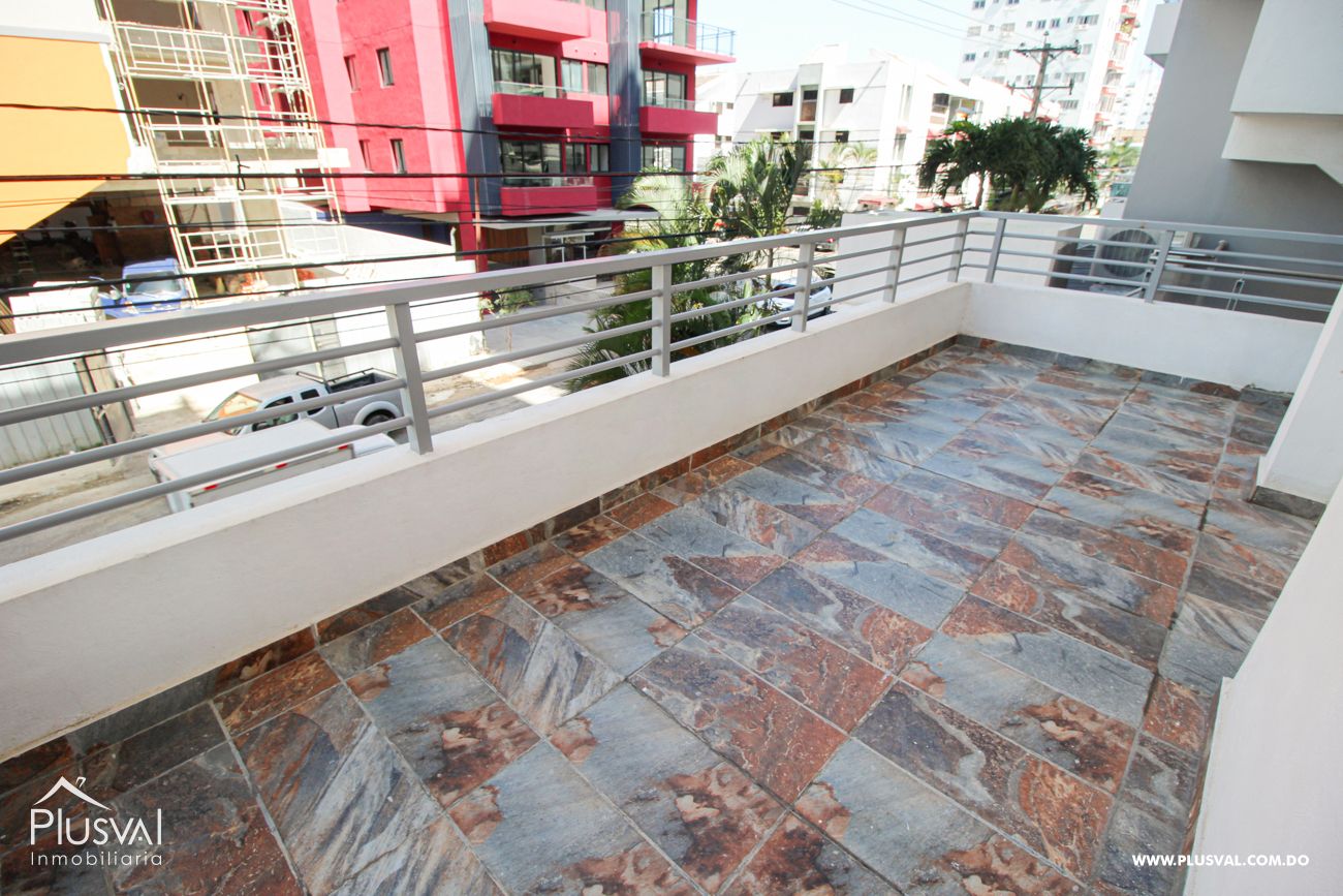 Apartamento en Alquiler Evaristo Morales con Línea Blanca 209404