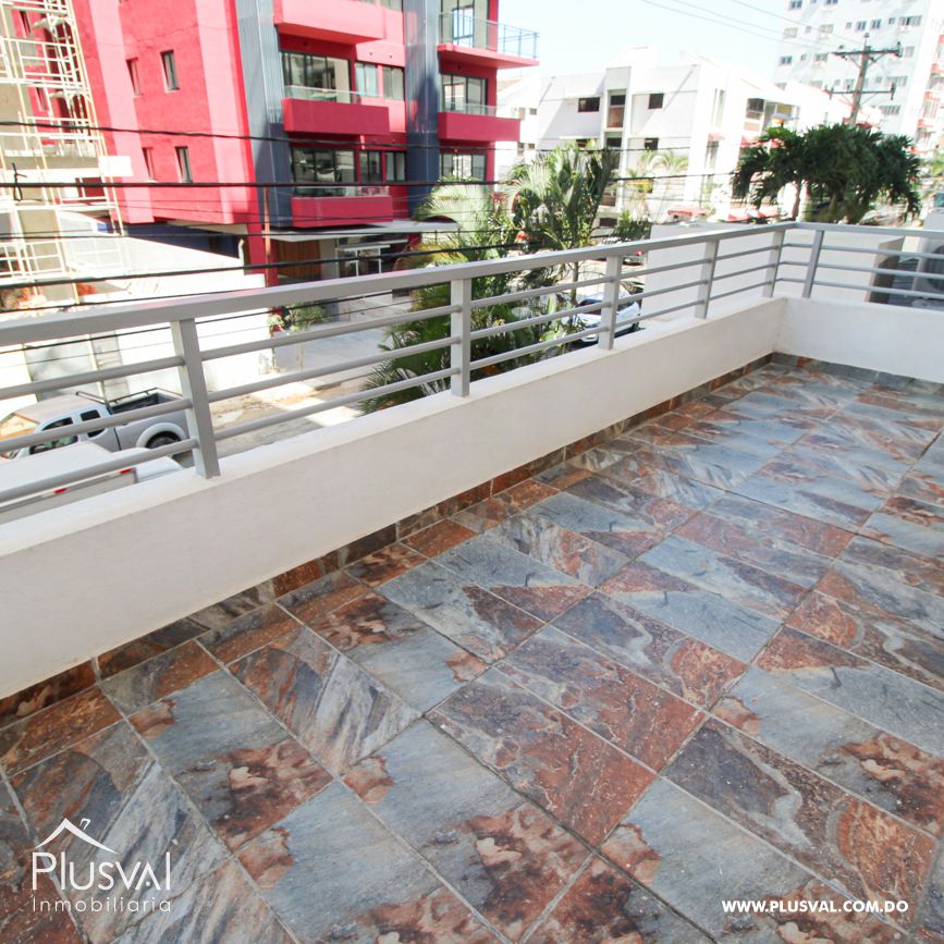 Apartamento en Alquiler Evaristo Morales con Línea Blanca 209404