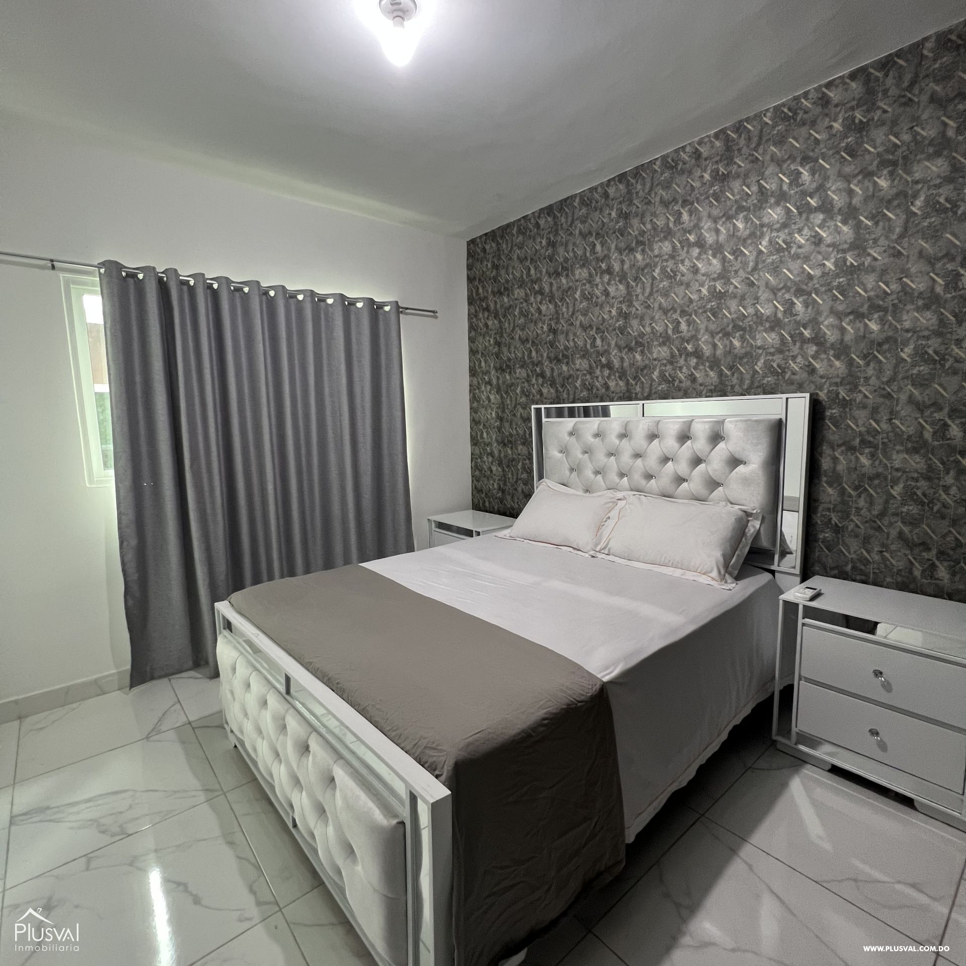 Amplio penthouse en venta en zona privilegiada de Santiago. 246021