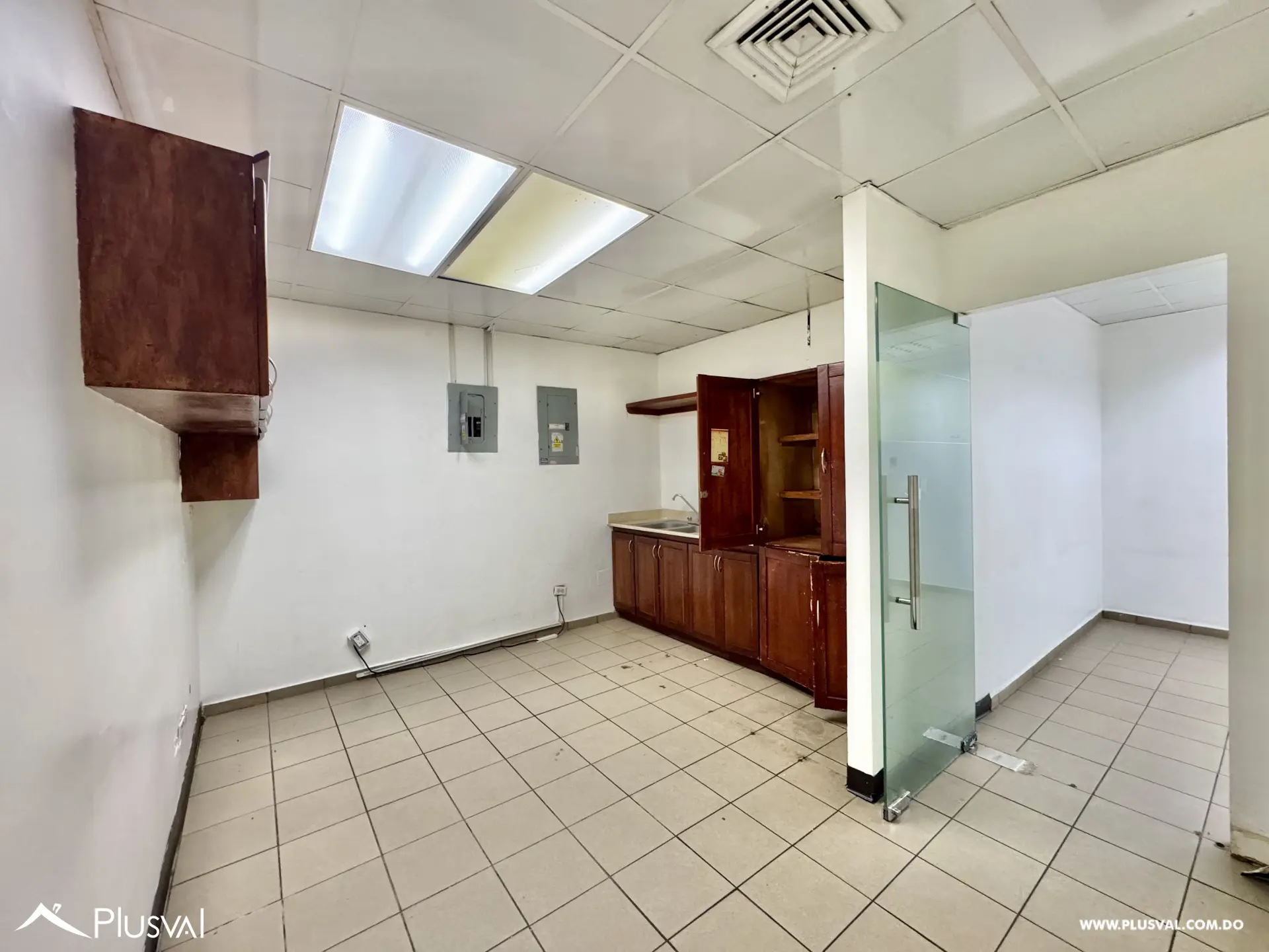 Alquilo Excelente Local Comercial en Torre Corporativa 519118